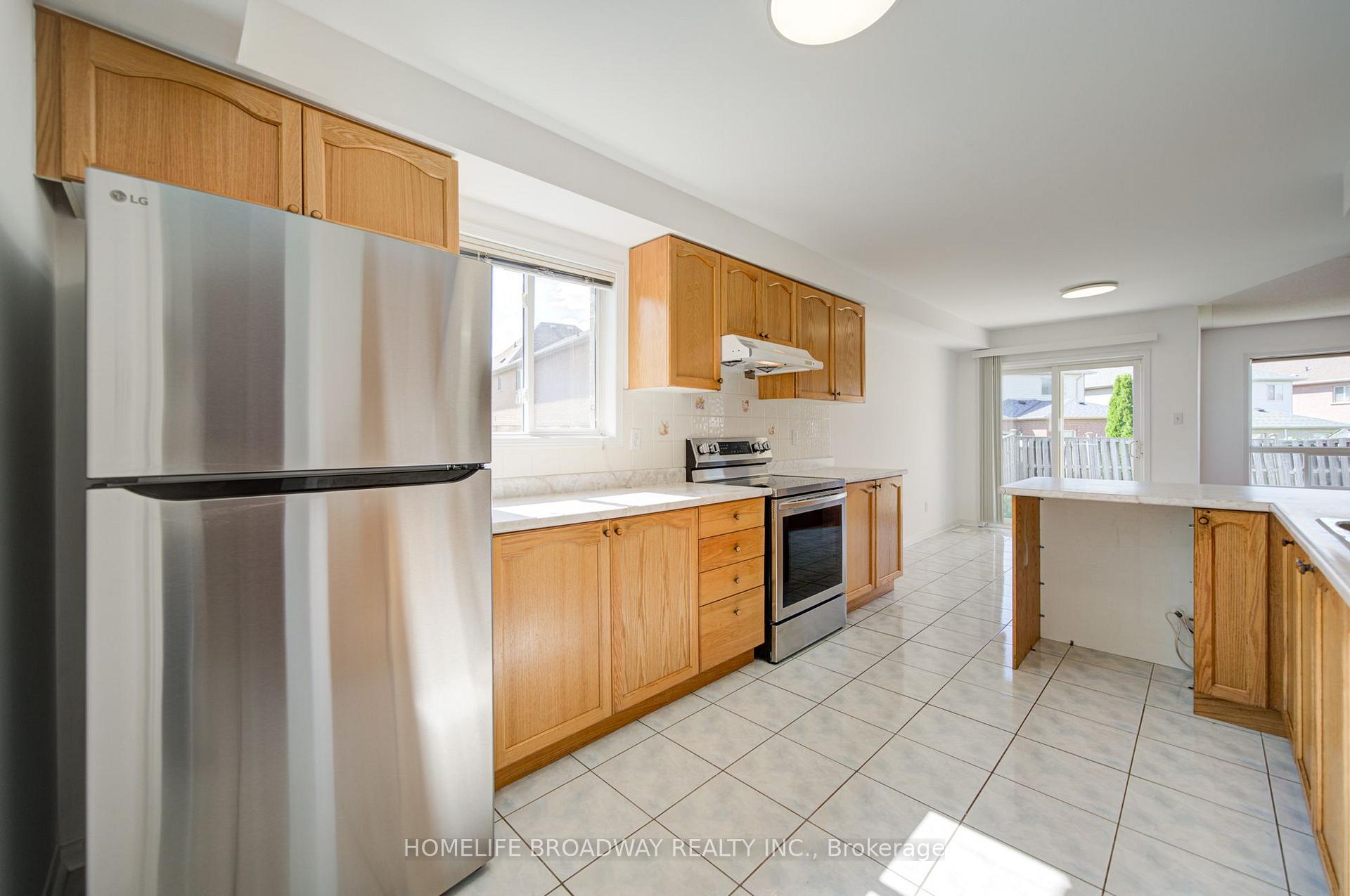 Photo 9 of 16 Raymond Bartlett Avenue, Markham, Village Green-South Unionville — HOMEH