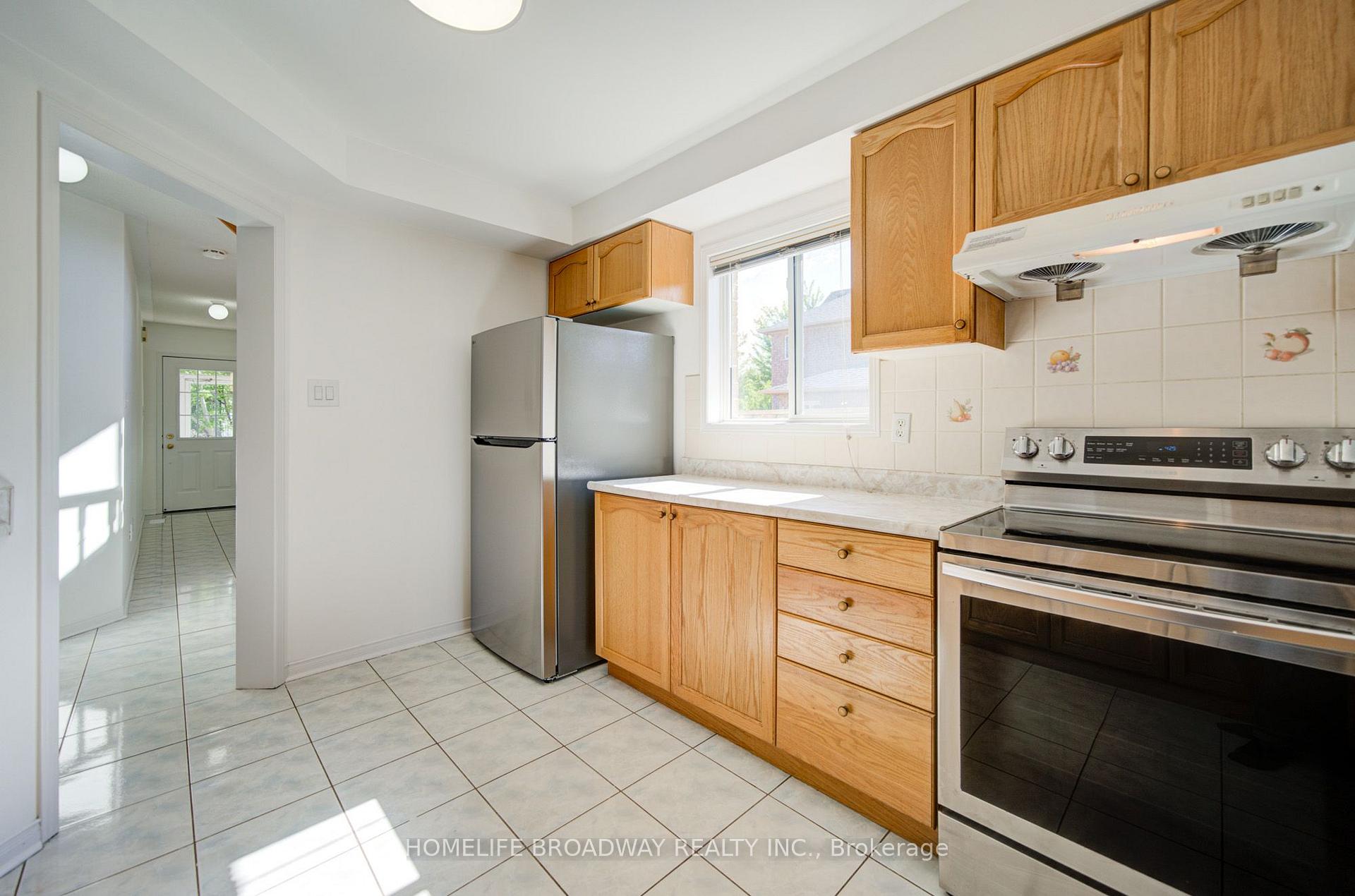 Photo 10 of 16 Raymond Bartlett Avenue, Markham, Village Green-South Unionville — HOMEH