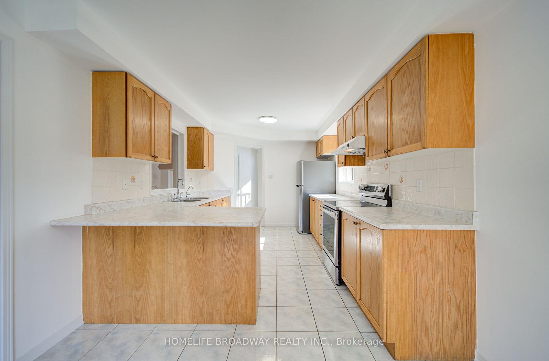 Photo 12 of 16 Raymond Bartlett Avenue, Markham, Village Green-South Unionville — HOMEH