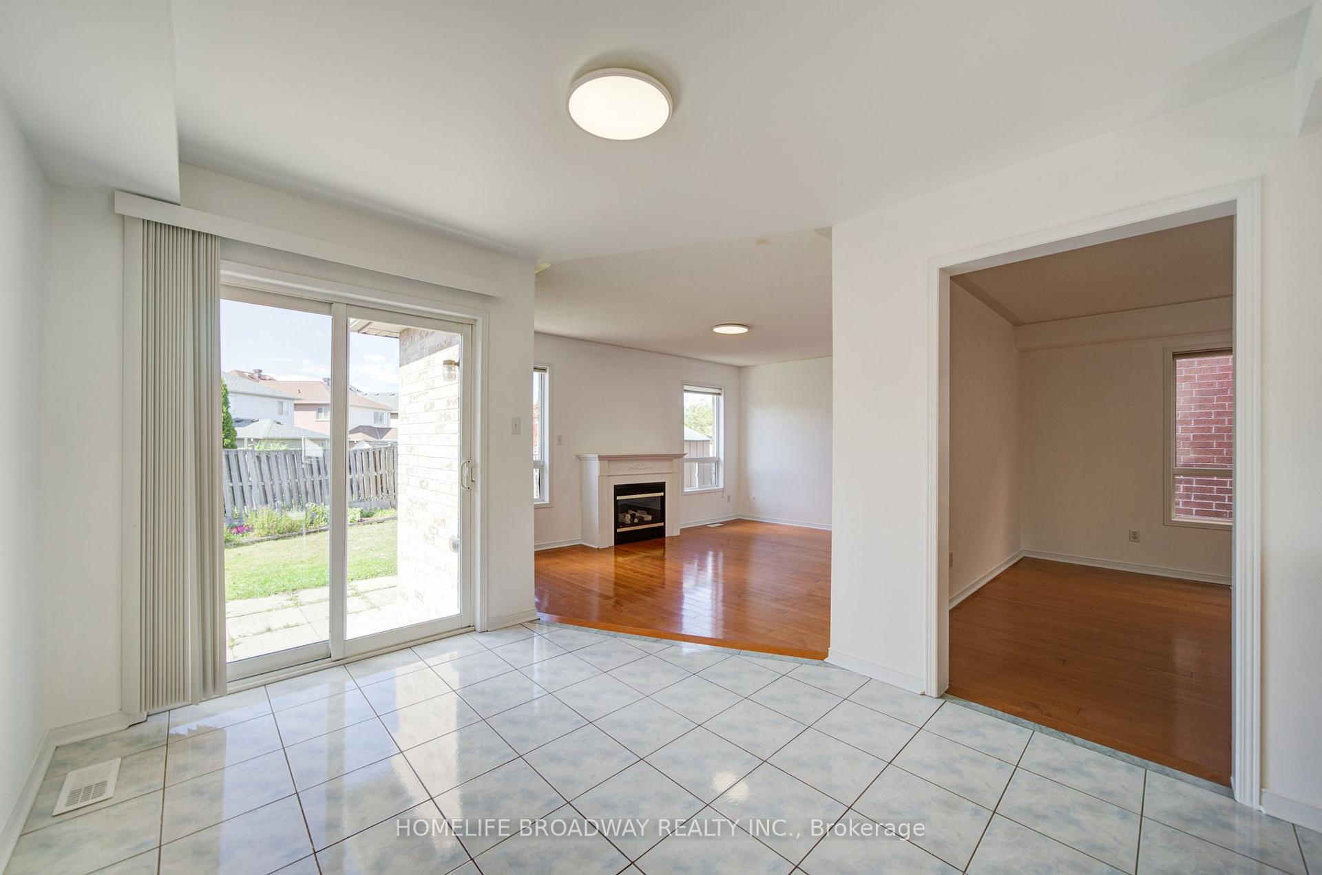 Photo 13 of 16 Raymond Bartlett Avenue, Markham, Village Green-South Unionville — HOMEH