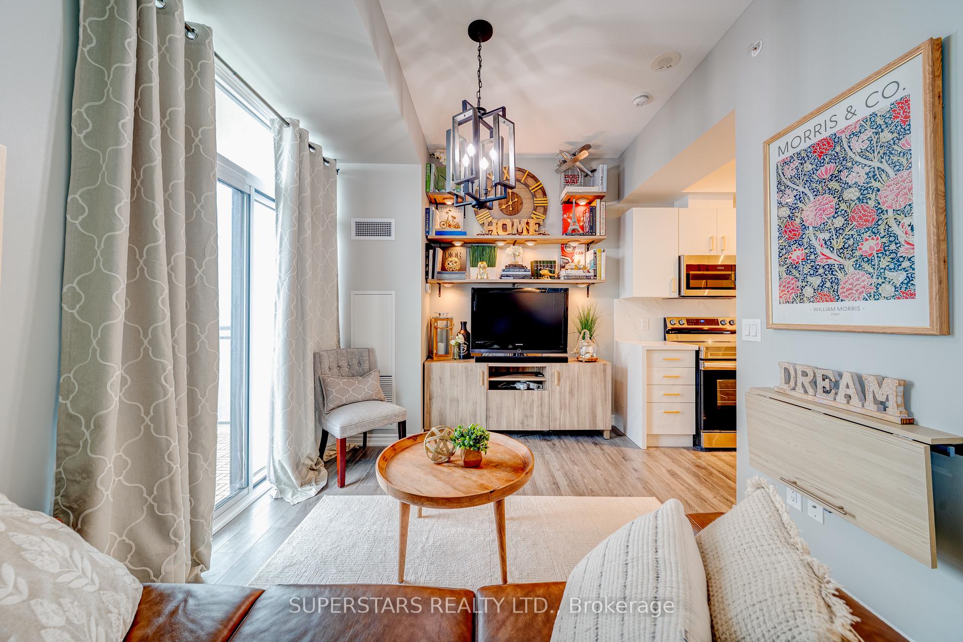 Photo of Unit 525, 11611 Yonge Street