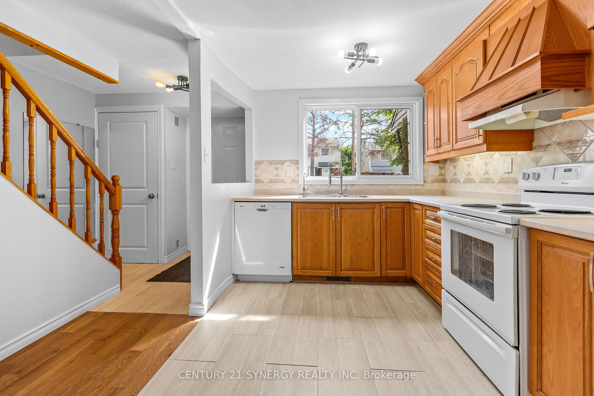 Photo 9 of Unit C, 1472 Heatherington Road, Ottawa, Heron Gate/Industrial Park — HOMEH