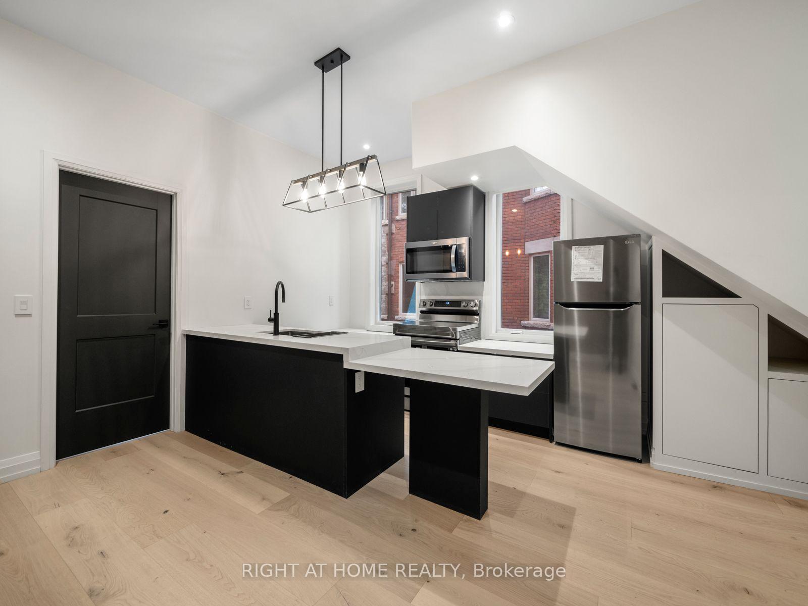 Photo 5 of Unit Unit 1, 94 Concord Avenue E, Toronto, Palmerston-Little Italy — HOMEH