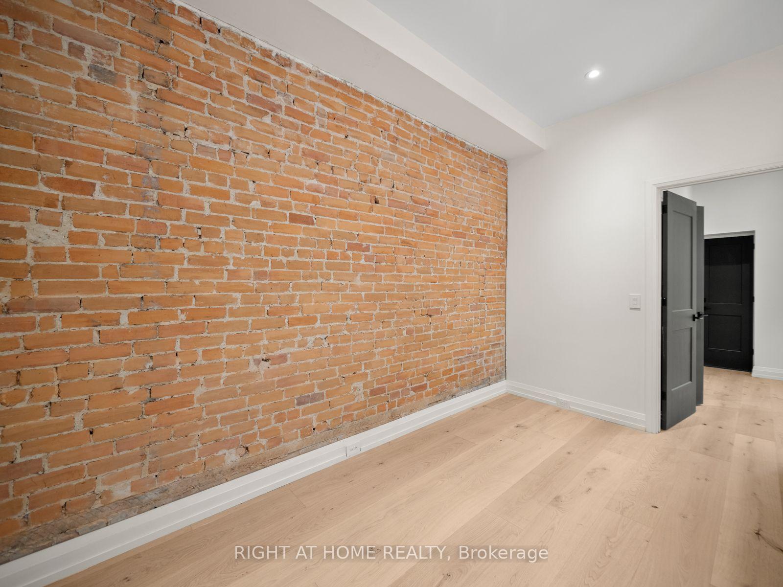 Photo 7 of Unit Unit 1, 94 Concord Avenue E, Toronto, Palmerston-Little Italy — HOMEH