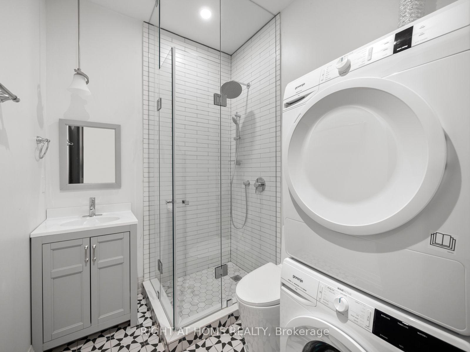Photo 8 of Unit Unit 1, 94 Concord Avenue E, Toronto, Palmerston-Little Italy — HOMEH