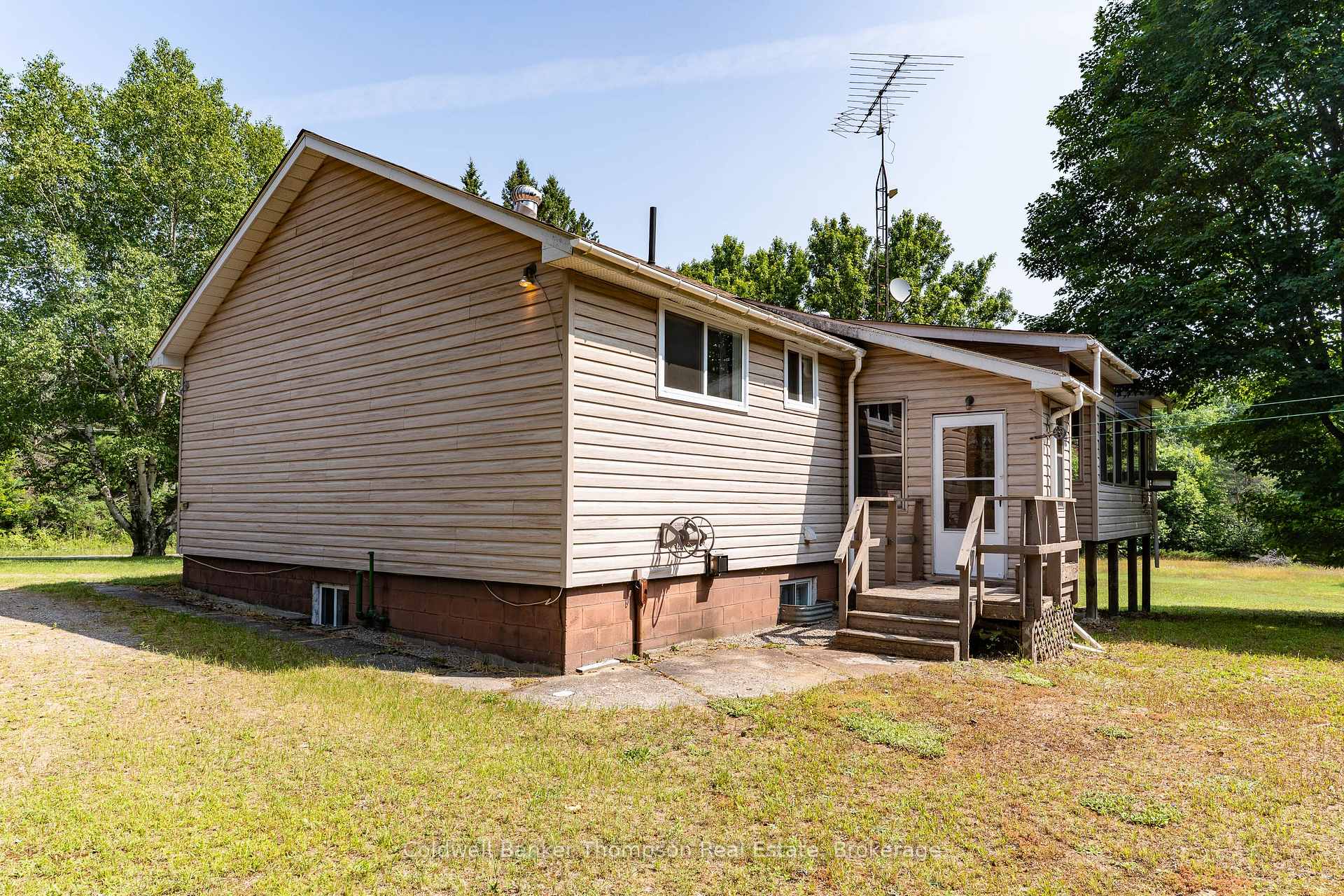 Photo 6 of 245 James Camp Road, Burk's Falls — HOMEH