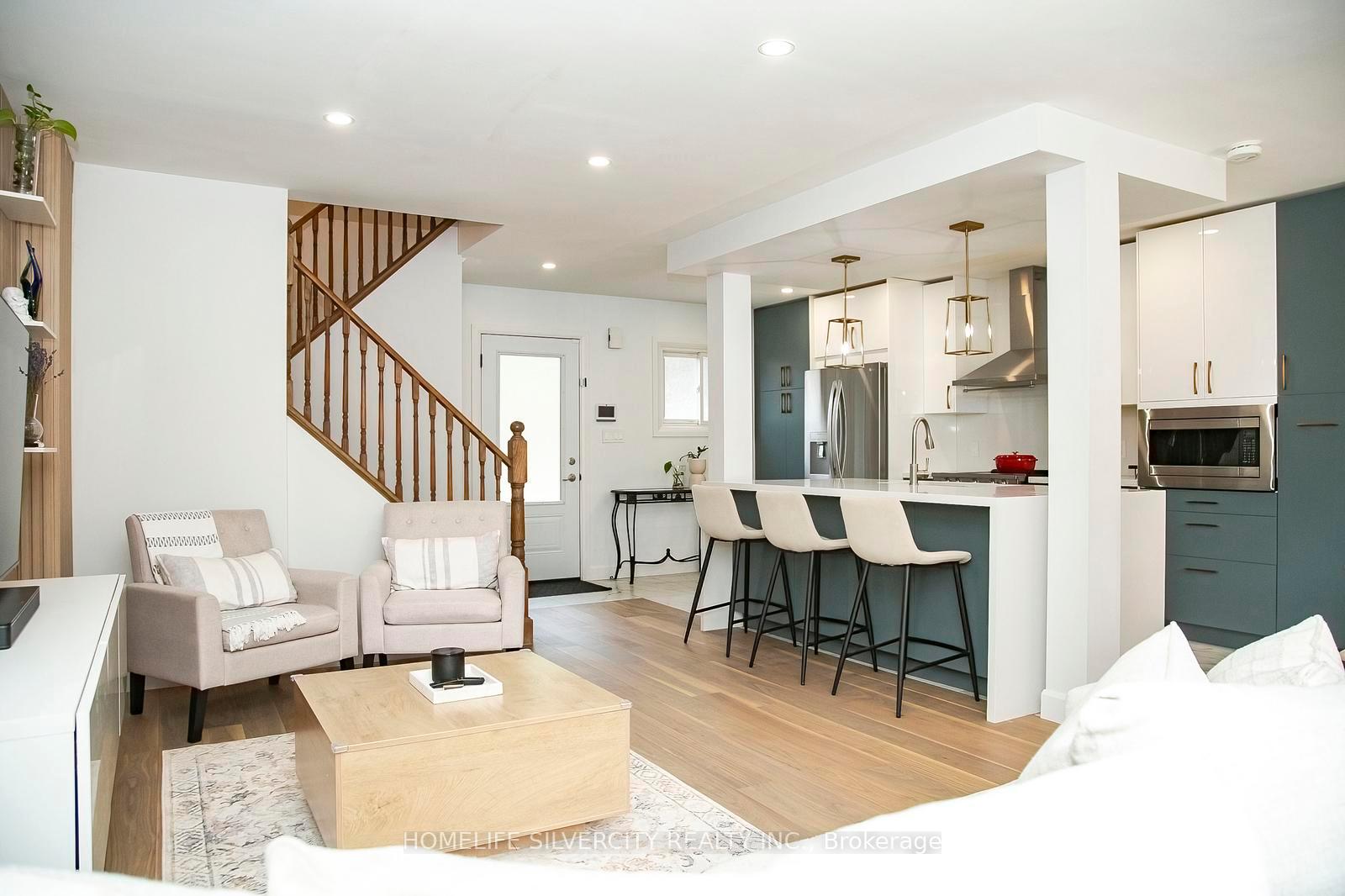 Photo 13 of 21 Mitchell Avenue, Brampton, Heart Lake West — HOMEH