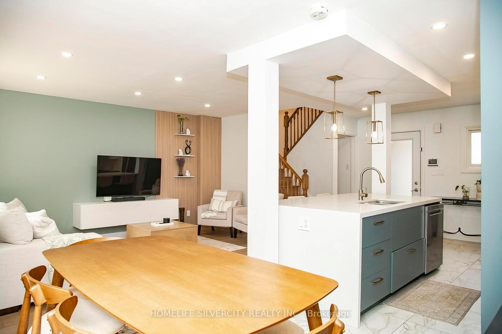 Photo 18 of 21 Mitchell Avenue, Brampton, Heart Lake West — HOMEH