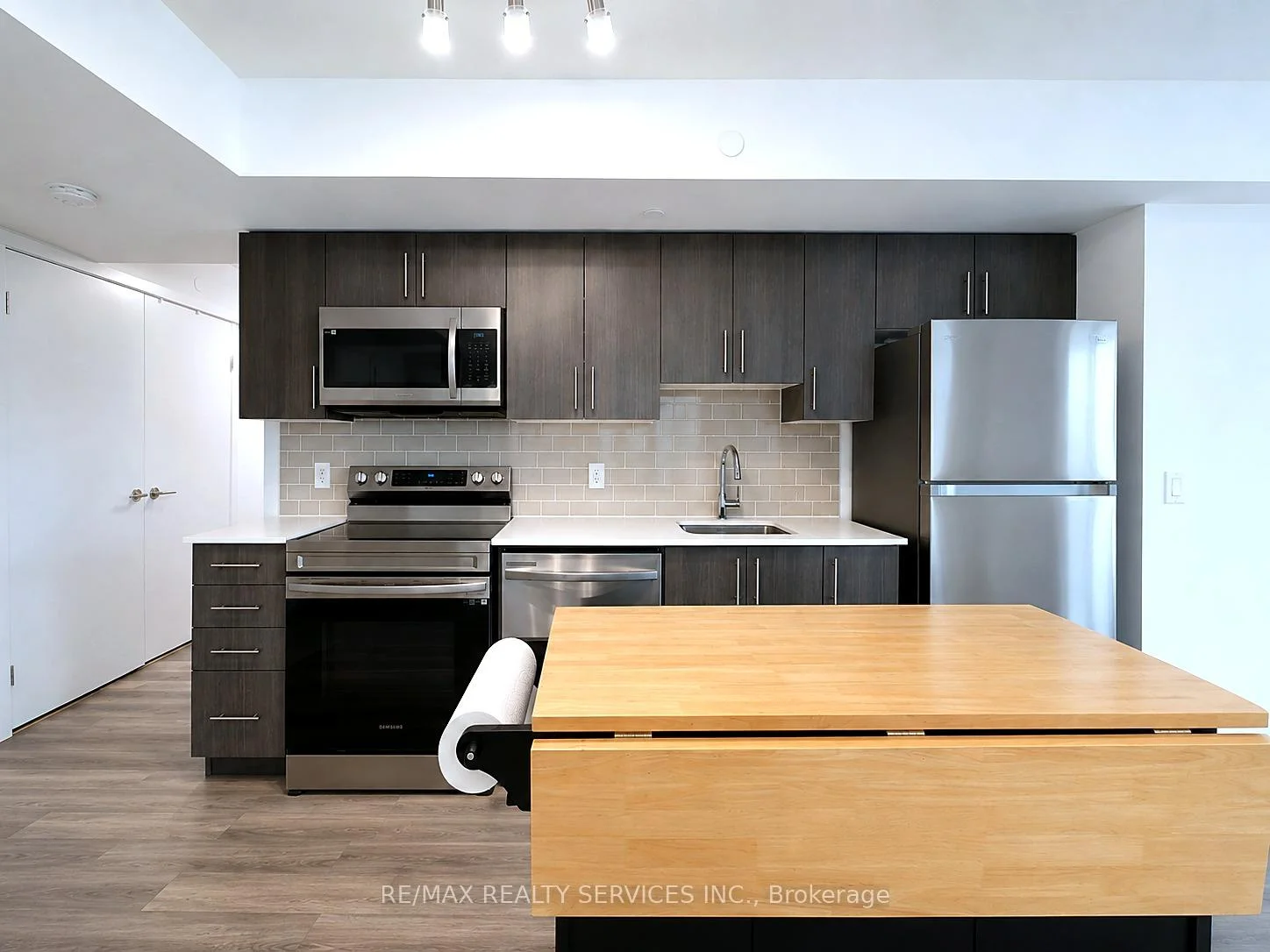 Photo 14 of 1480 Bayly Street, Pickering, Bay Ridges — HOMEH