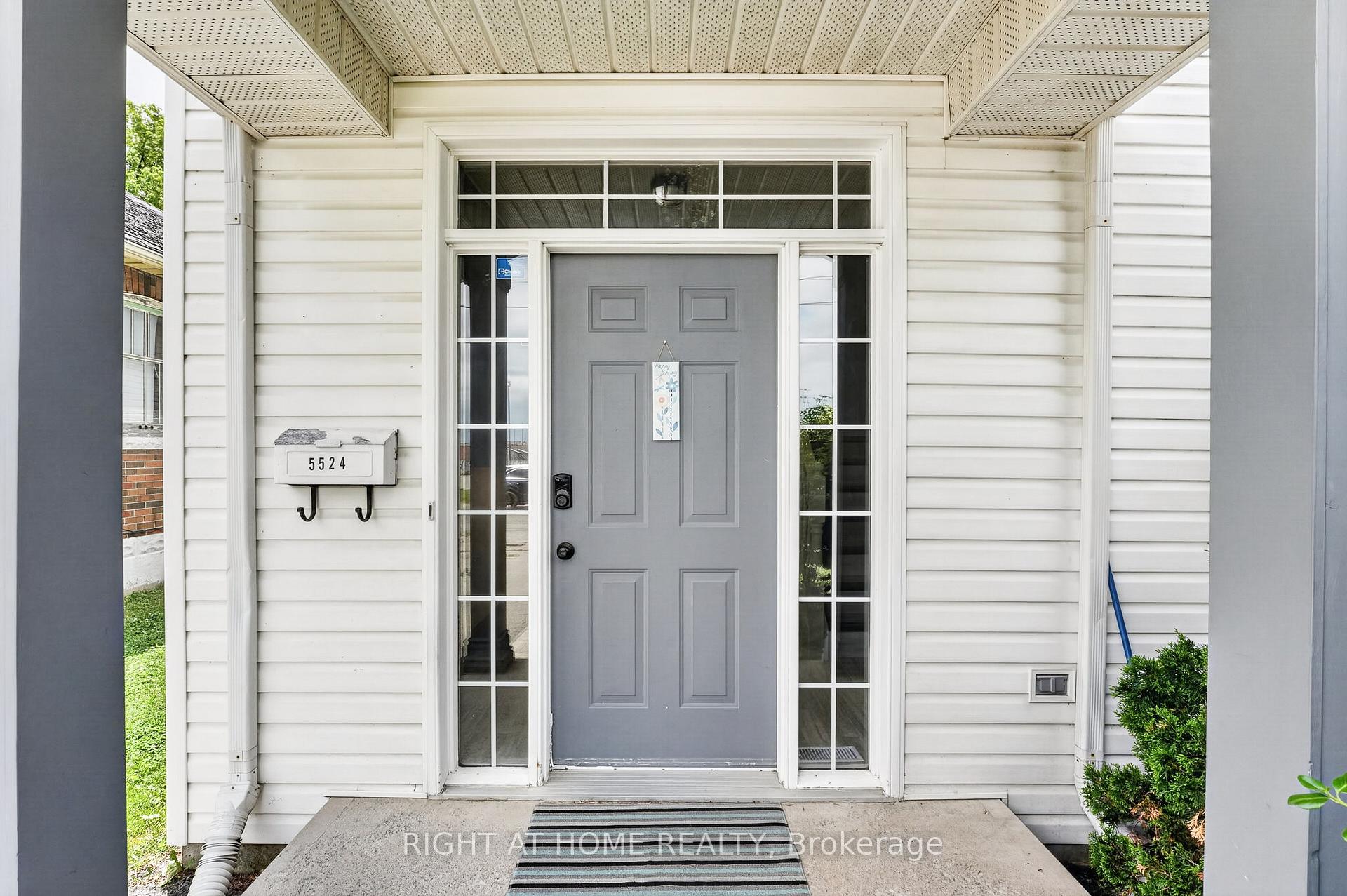 Photo 3 of 5524 Fraser Street, Niagara Falls, Cherrywood — HOMEH