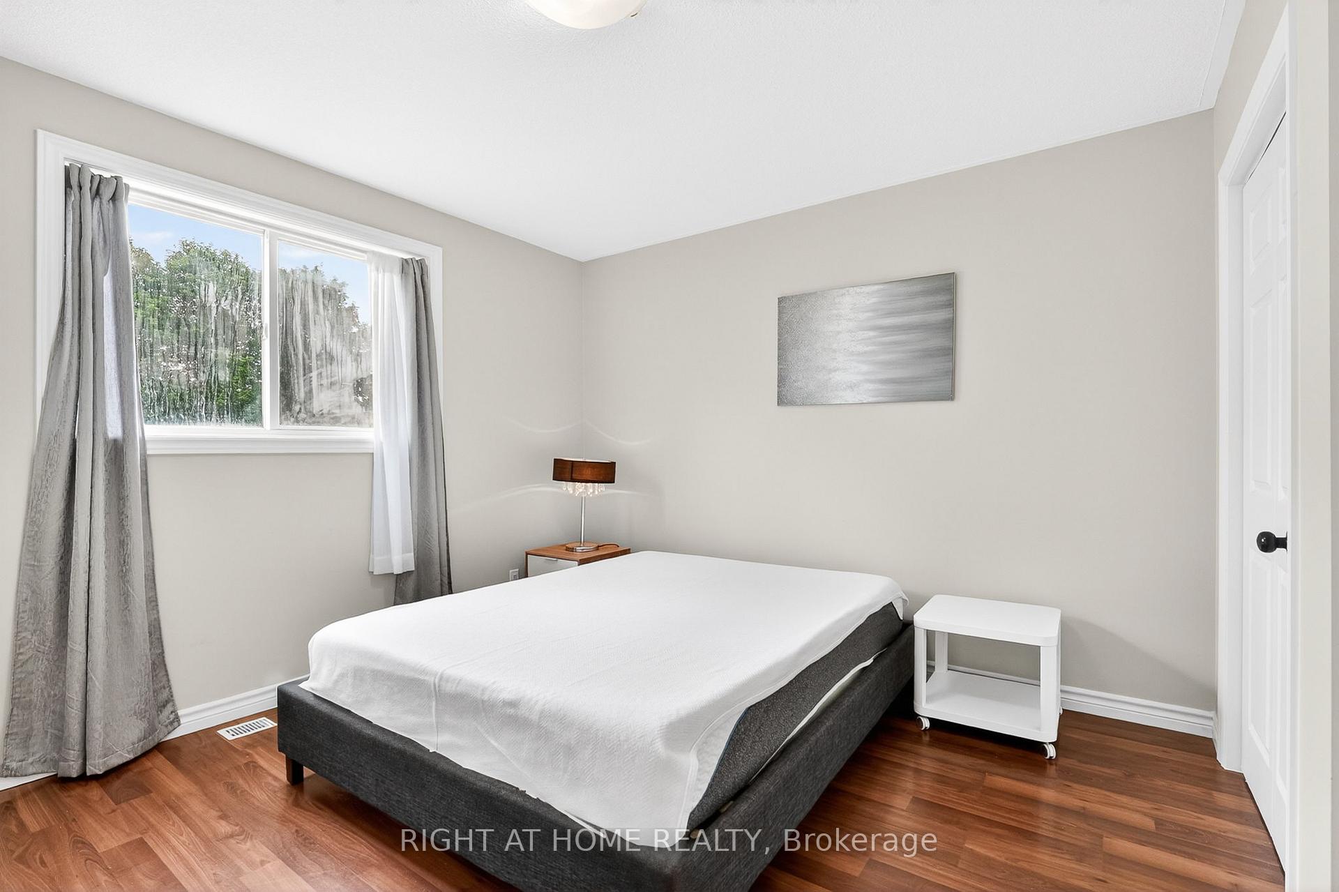 Photo 17 of 5524 Fraser Street, Niagara Falls, Cherrywood — HOMEH