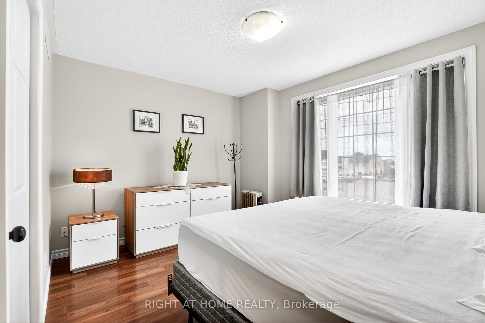 Photo 22 of 5524 Fraser Street, Niagara Falls, Cherrywood — HOMEH