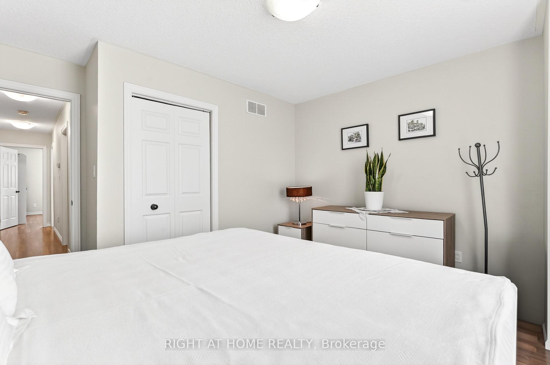 Photo 23 of 5524 Fraser Street, Niagara Falls, Cherrywood — HOMEH
