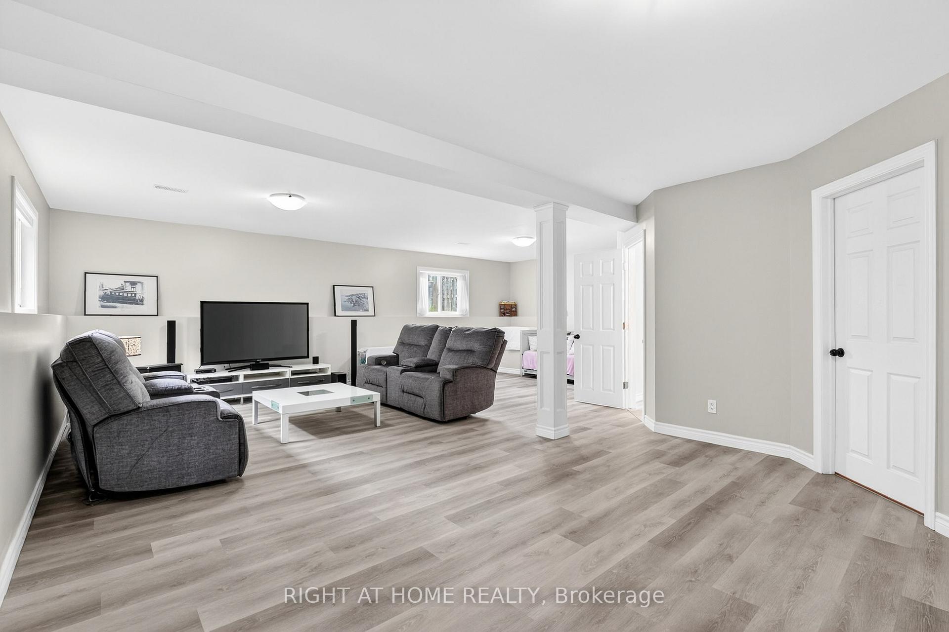 Photo 28 of 5524 Fraser Street, Niagara Falls, Cherrywood — HOMEH