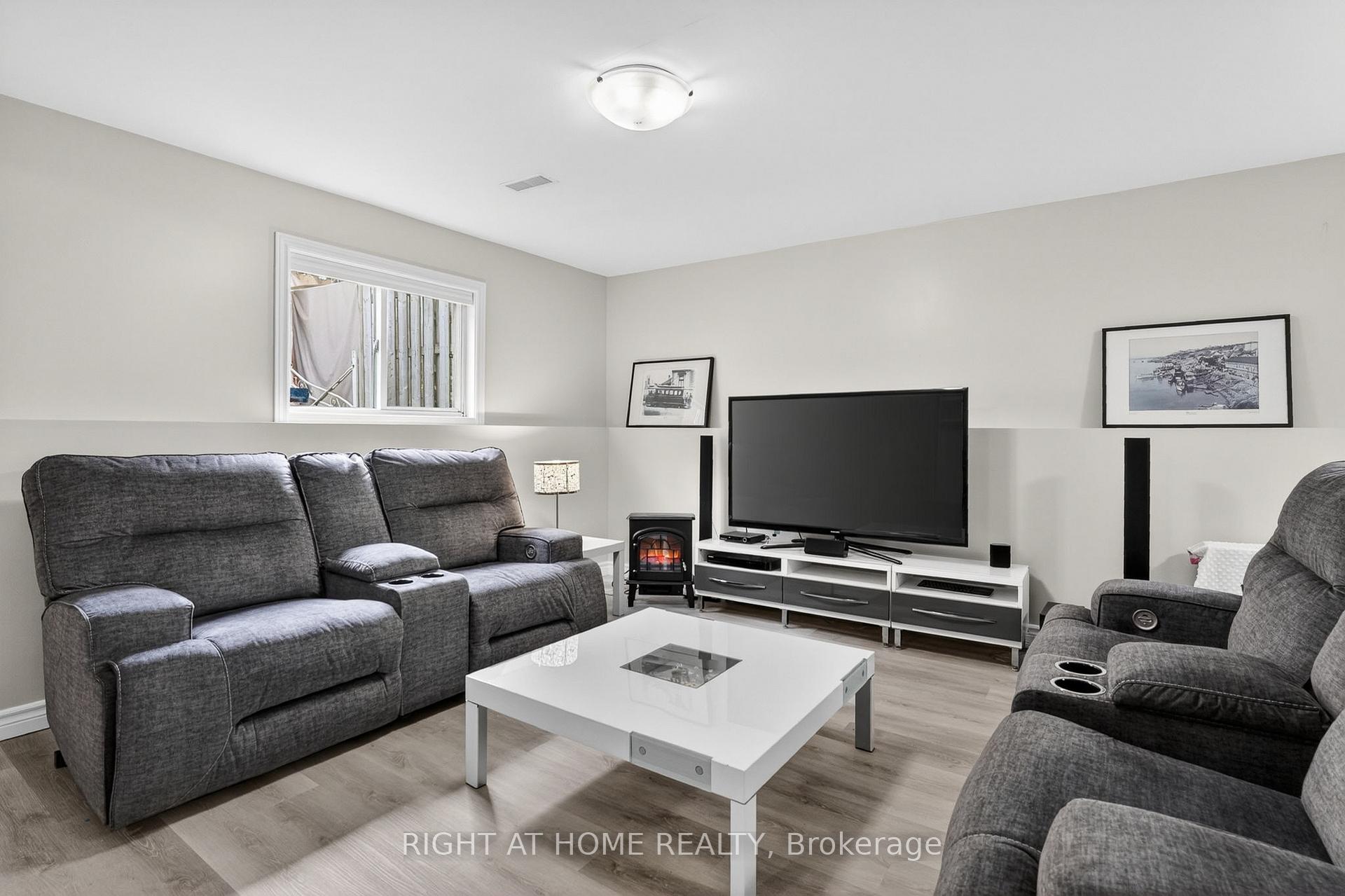 Photo 32 of 5524 Fraser Street, Niagara Falls, Cherrywood — HOMEH