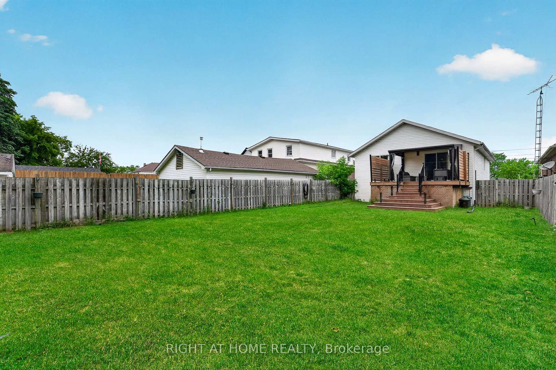 Photo 42 of 5524 Fraser Street, Niagara Falls, Cherrywood — HOMEH