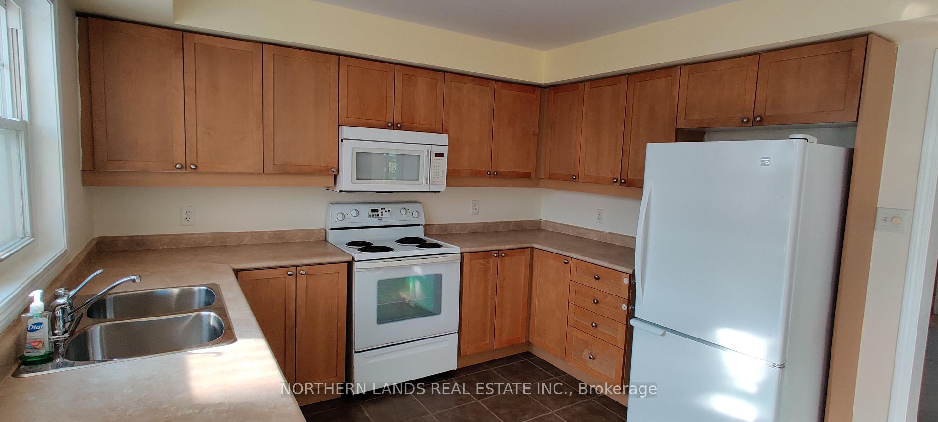 Photo 5 of Unit 1, 2742 Bur Oak Avenue, Markham, Cornell — HOMEH