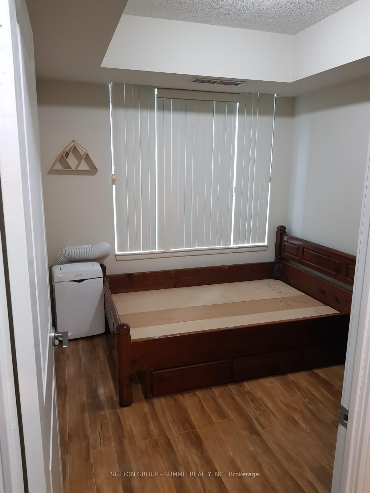 Photo 2 of Unit 1008, 90 Absolute Avenue, Mississauga, City Centre — HOMEH
