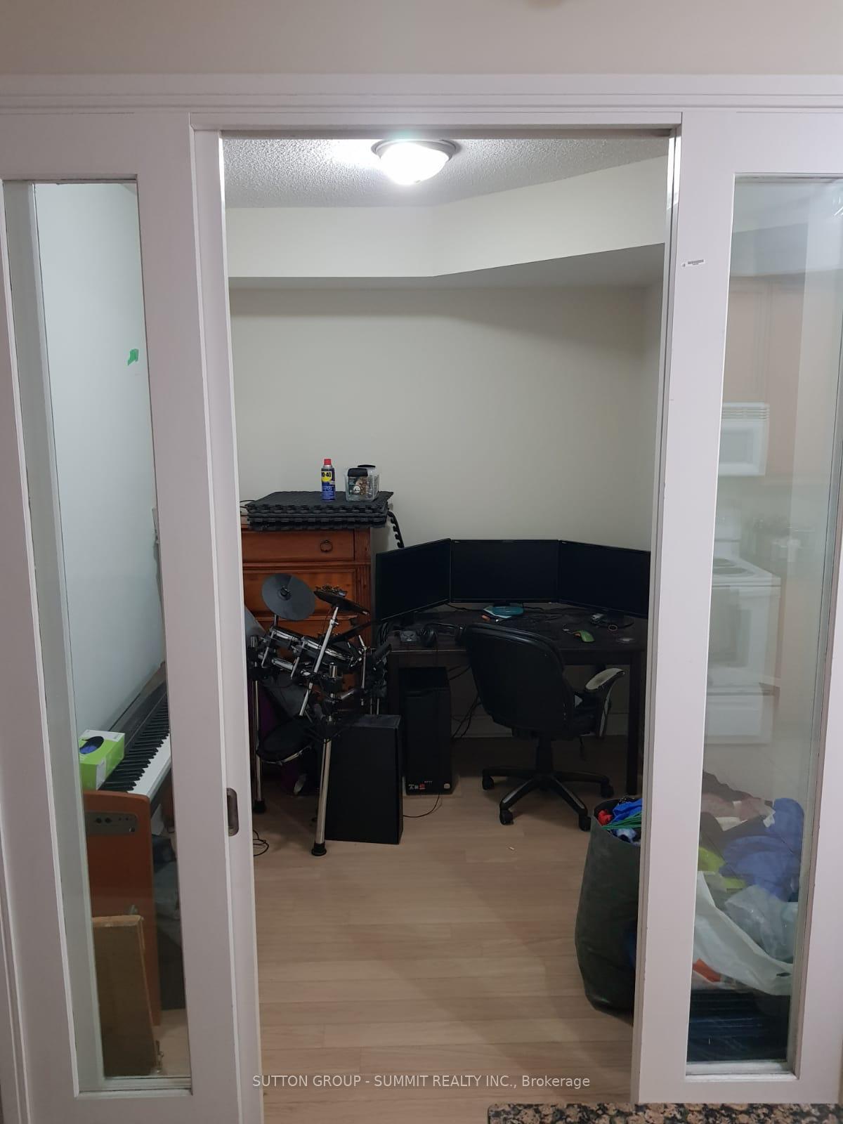 Photo 4 of Unit 1008, 90 Absolute Avenue, Mississauga, City Centre — HOMEH