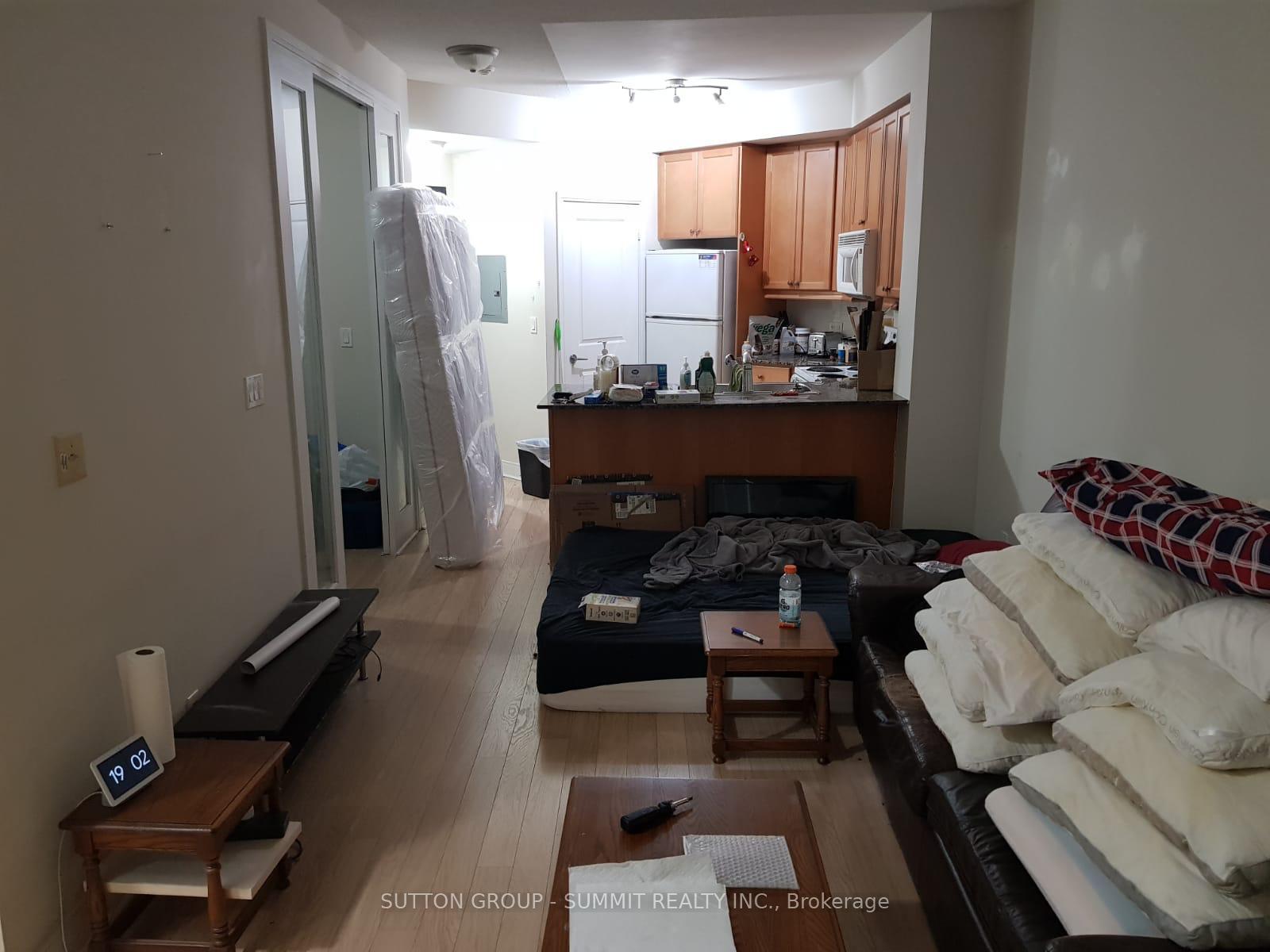 Photo 8 of Unit 1008, 90 Absolute Avenue, Mississauga, City Centre — HOMEH