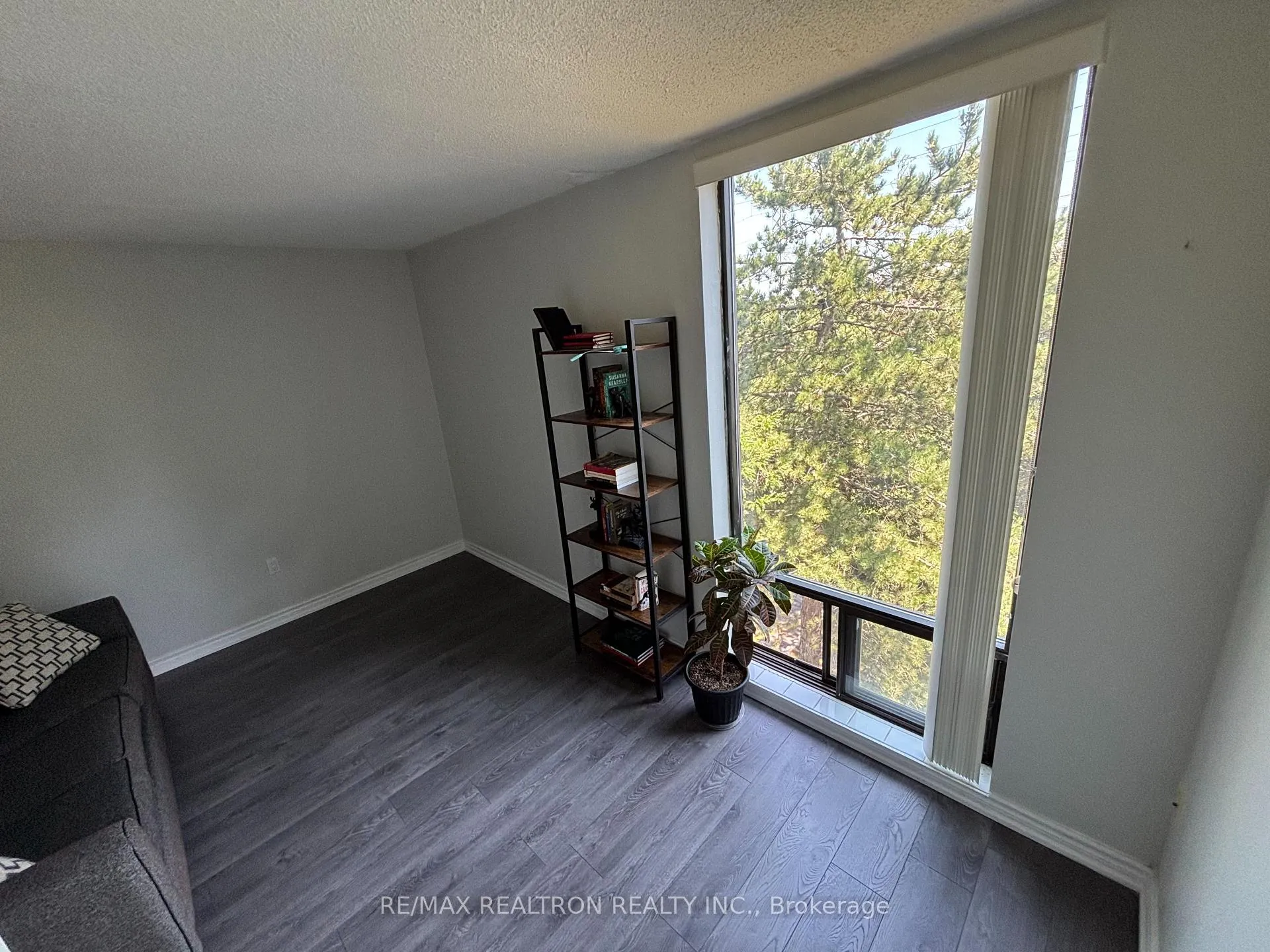 Photo 10 of Unit 405, 1540 Pickering Parkway, Pickering, Town Centre — HOMEH