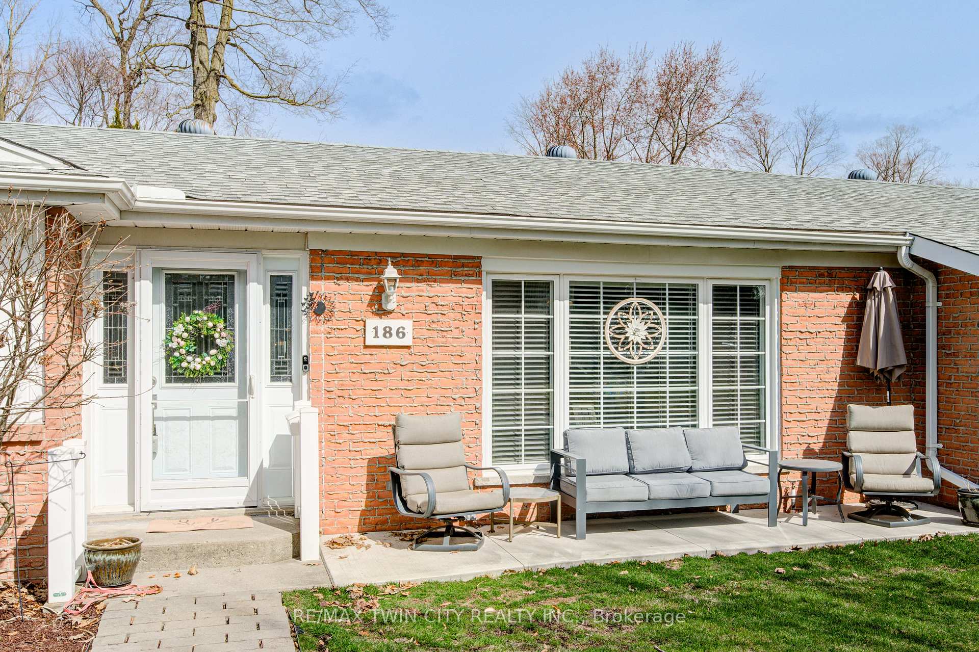Photo 2 of 186 Shuh Avenue, Kitchener, Stanley Park — HOMEH