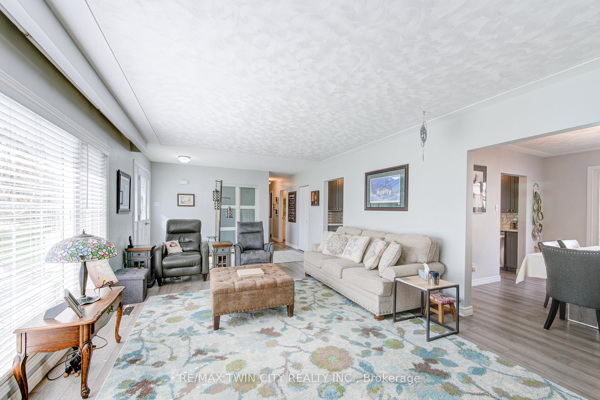 Photo 10 of 186 Shuh Avenue, Kitchener, Stanley Park — HOMEH