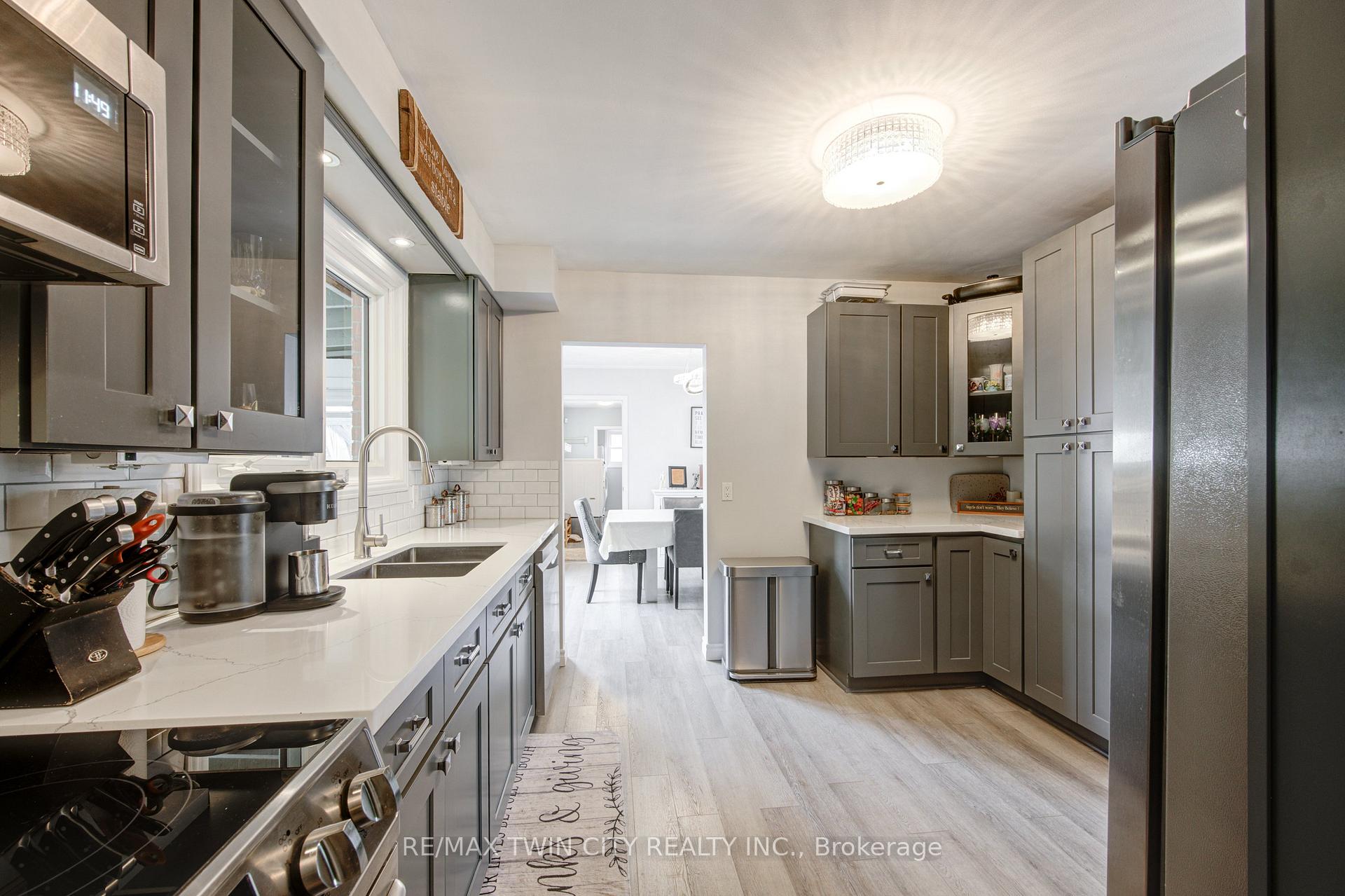 Photo 15 of 186 Shuh Avenue, Kitchener, Stanley Park — HOMEH