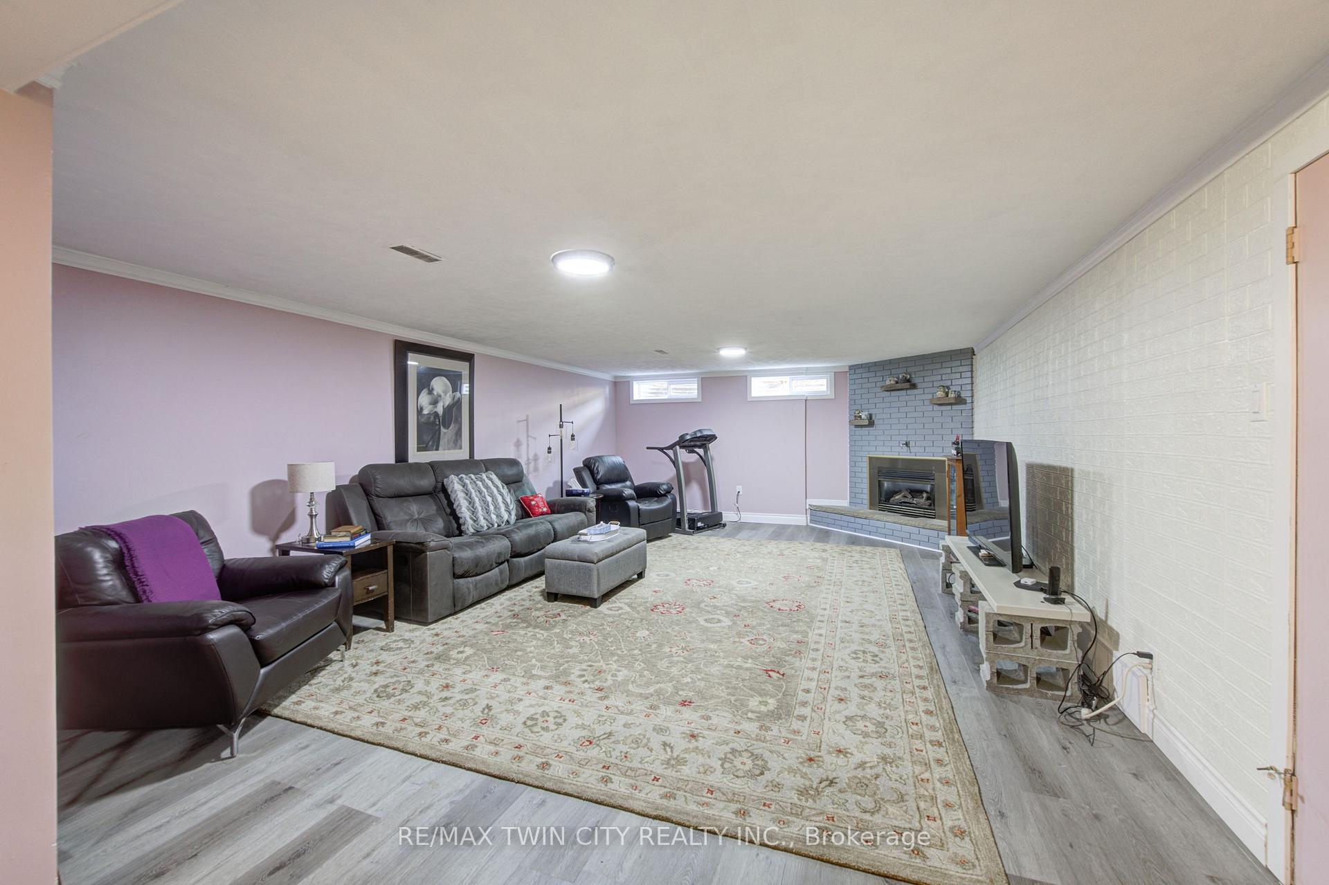 Photo 32 of 186 Shuh Avenue, Kitchener, Stanley Park — HOMEH