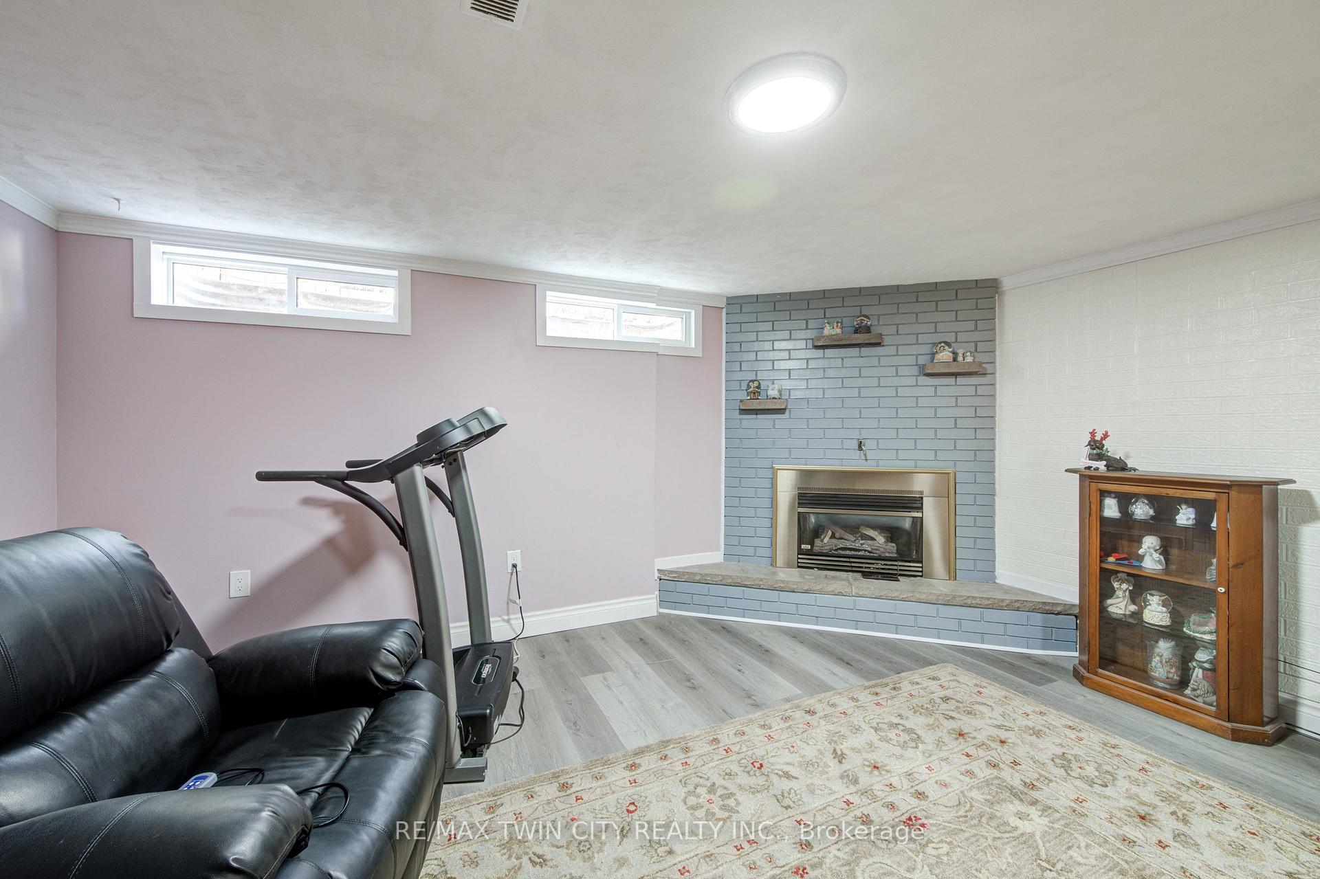 Photo 33 of 186 Shuh Avenue, Kitchener, Stanley Park — HOMEH