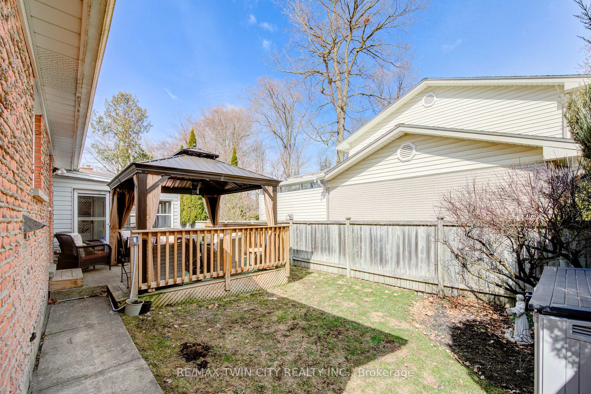 Photo 45 of 186 Shuh Avenue, Kitchener, Stanley Park — HOMEH