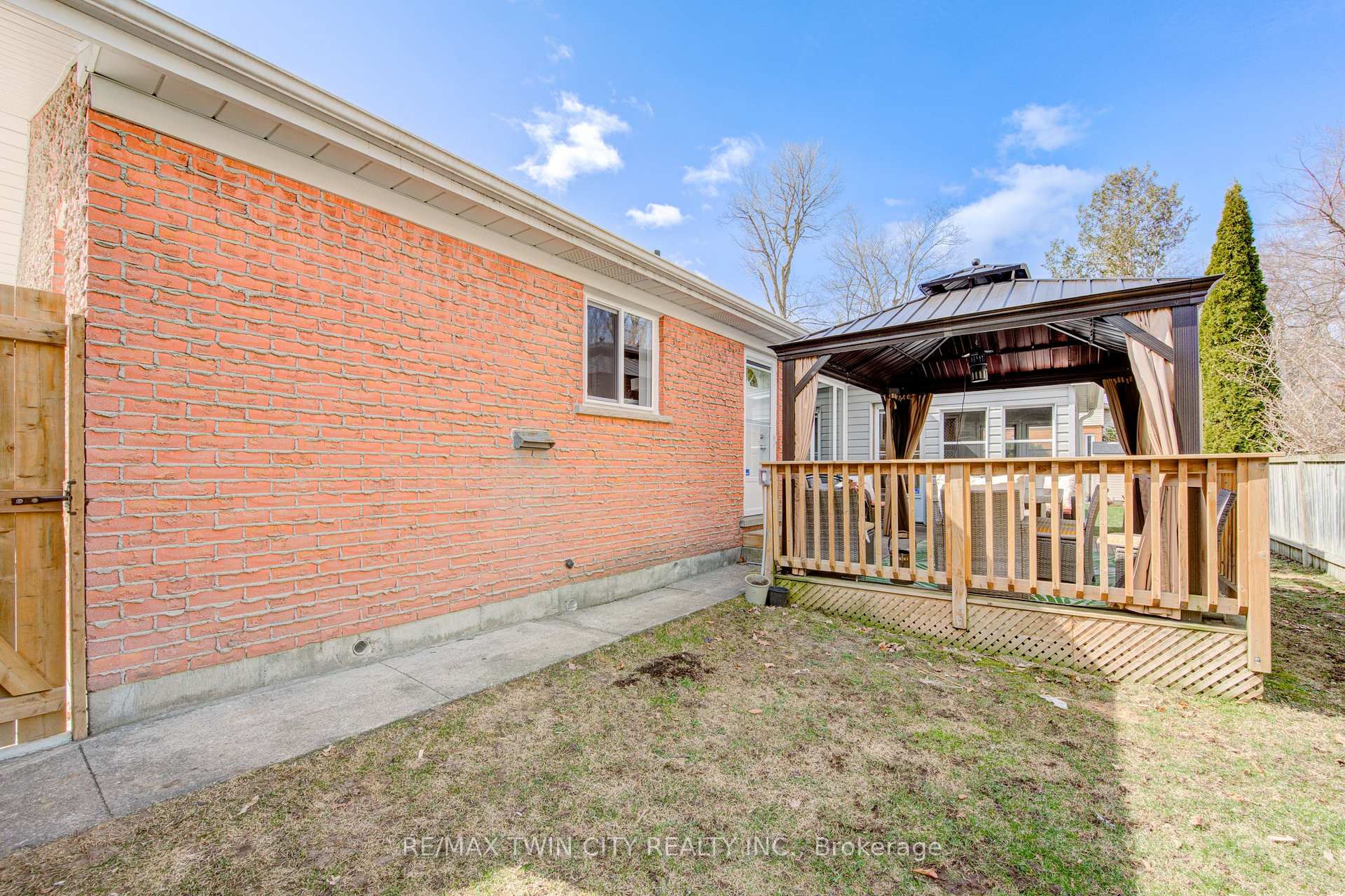 Photo 46 of 186 Shuh Avenue, Kitchener, Stanley Park — HOMEH