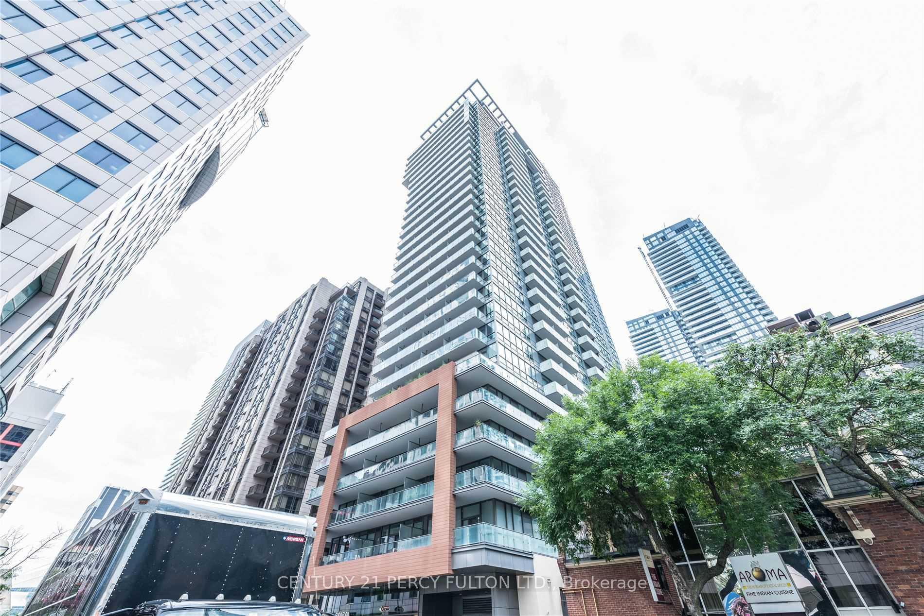 Front of Unit 904, 8 Mercer Street