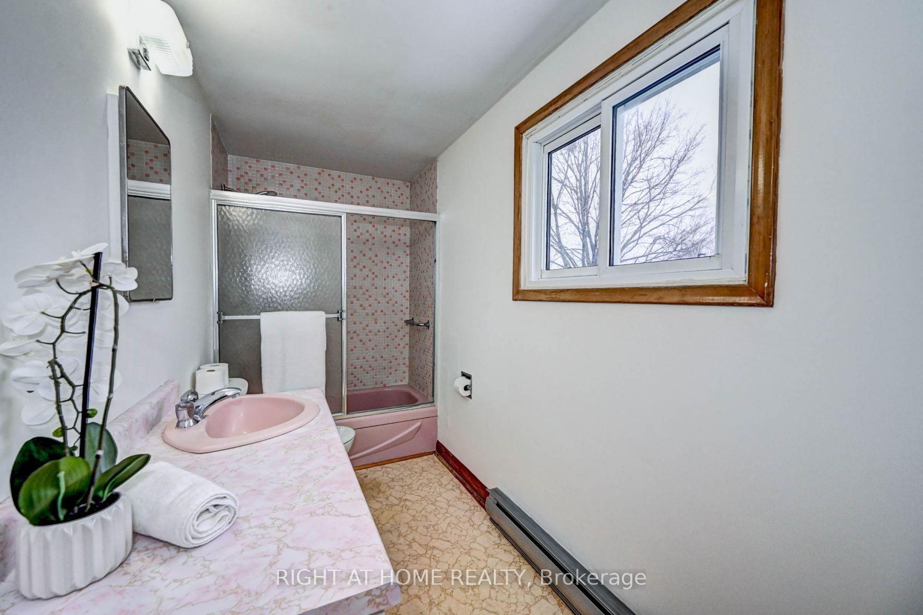 Photo 12 of 45 Philip Avenue, Guelph, General Hospital — HOMEH