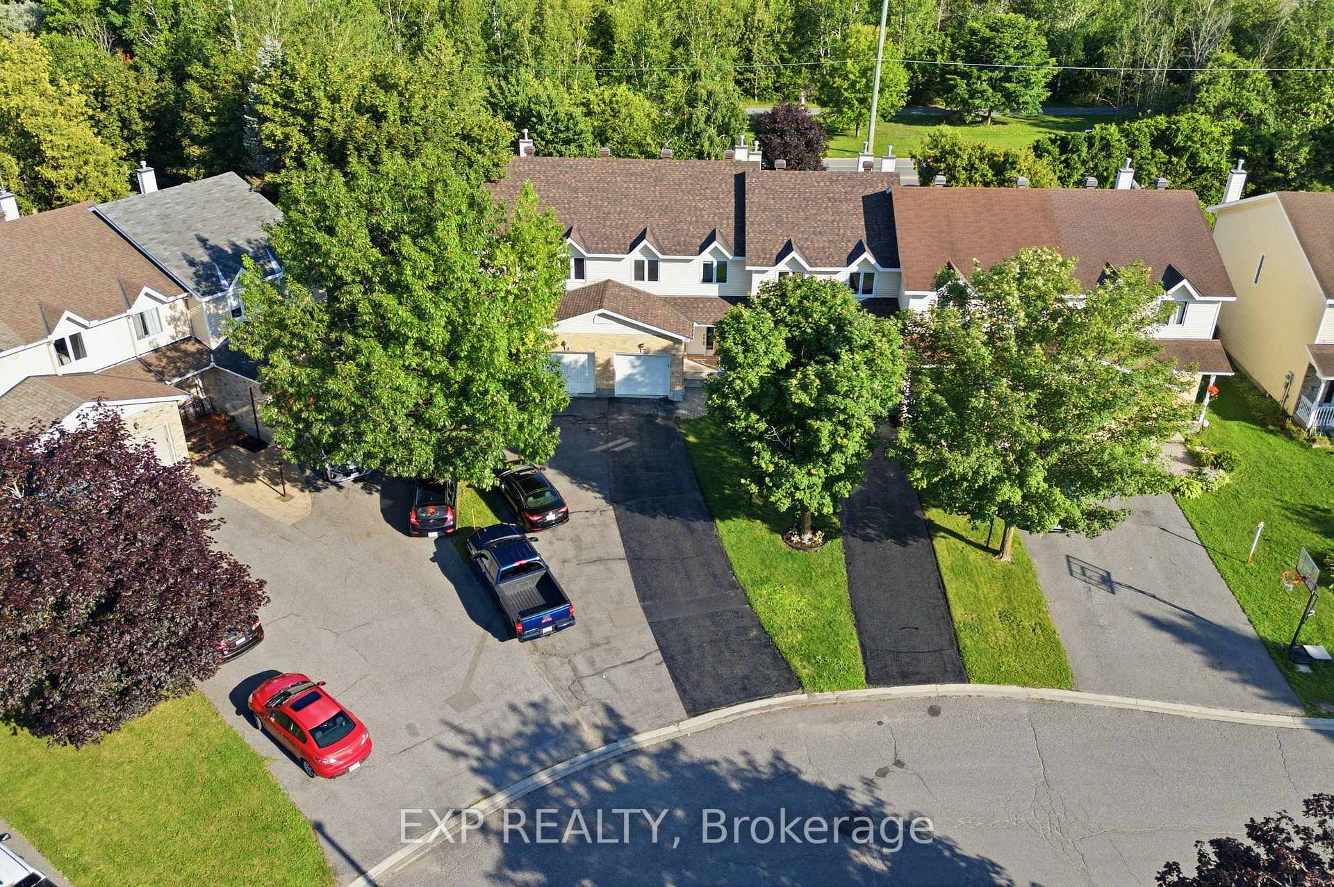 Photo 2 of 17 Kathleen Crescent, Ottawa, Stittsville (Central) — HOMEH