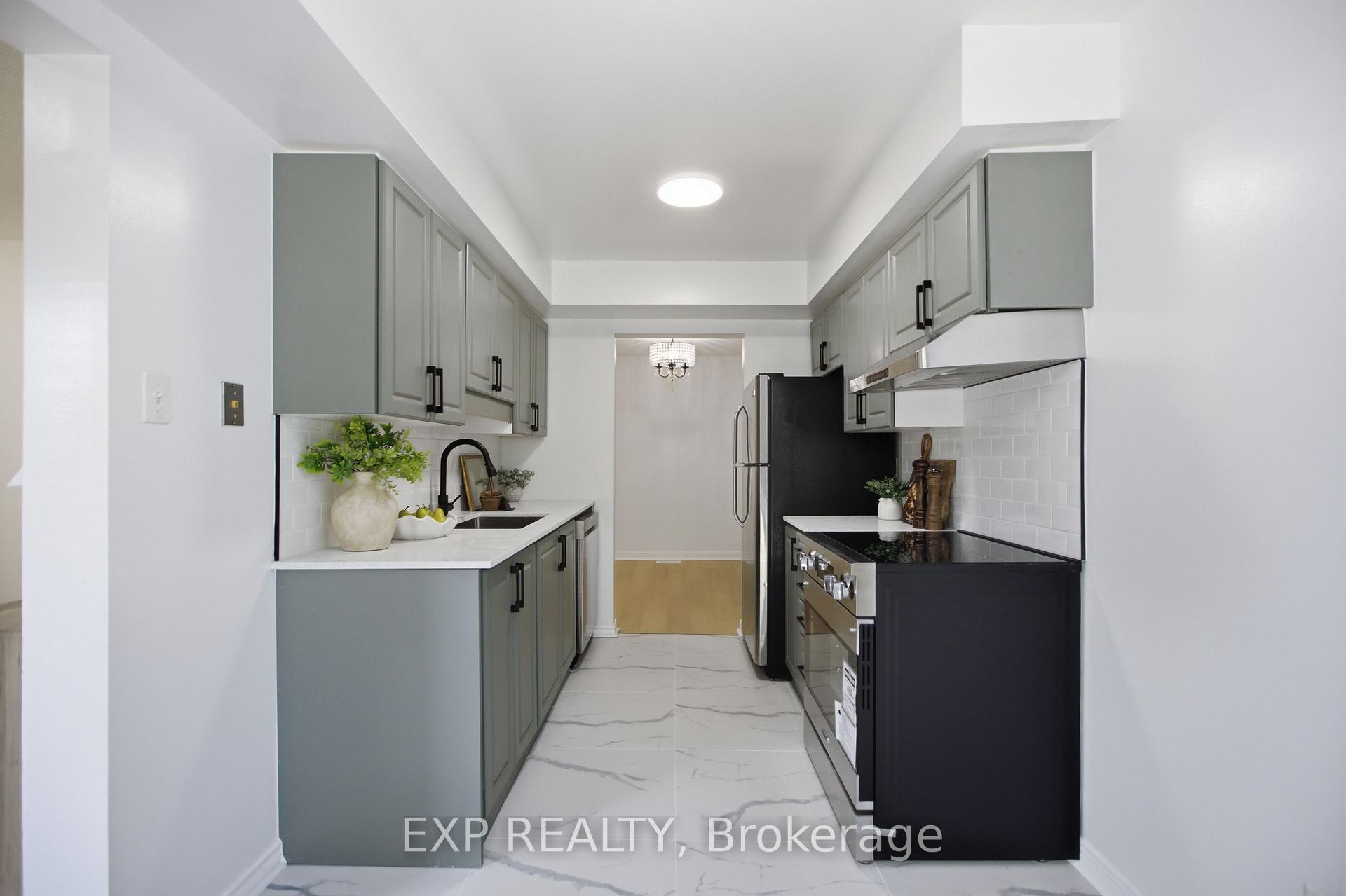 Photo 4 of 17 Kathleen Crescent, Ottawa, Stittsville (Central) — HOMEH