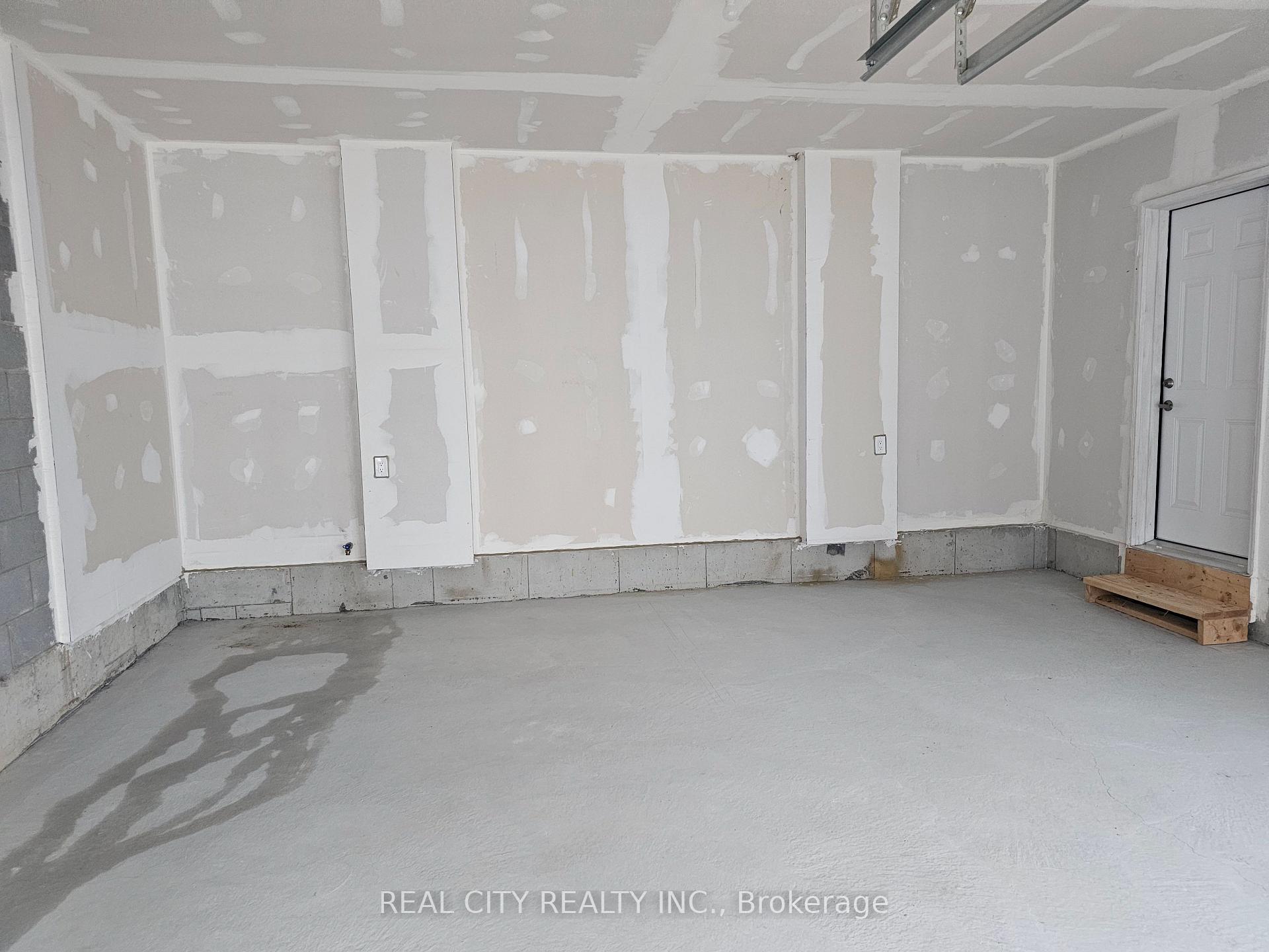 Photo 4 of 2873 Whites Road, Pickering, Rural Pickering — HOMEH