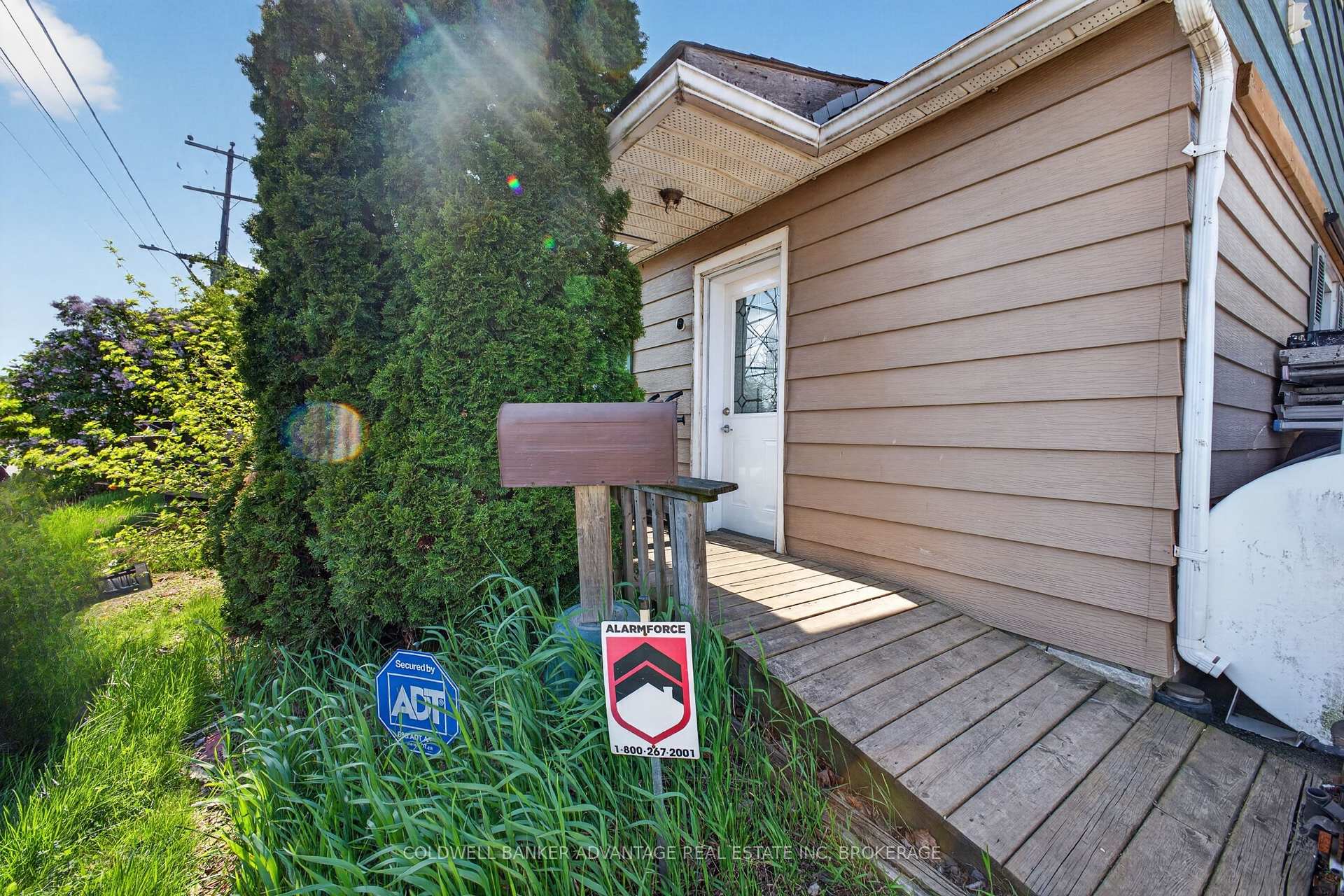 Photo 2 of 614 Waterloo Street, Hamilton, Parkview — HOMEH