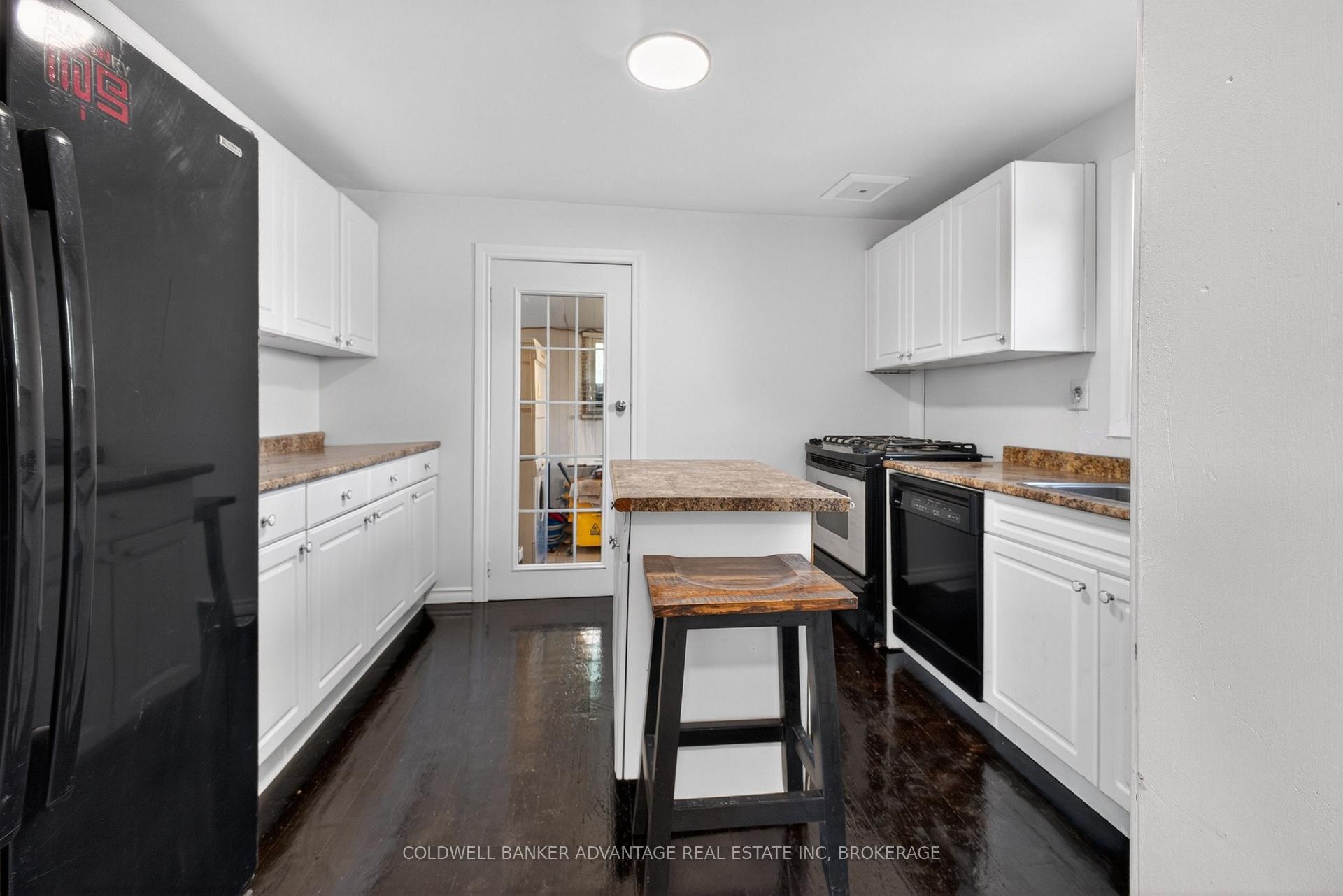 Photo 11 of 614 Waterloo Street, Hamilton, Parkview — HOMEH