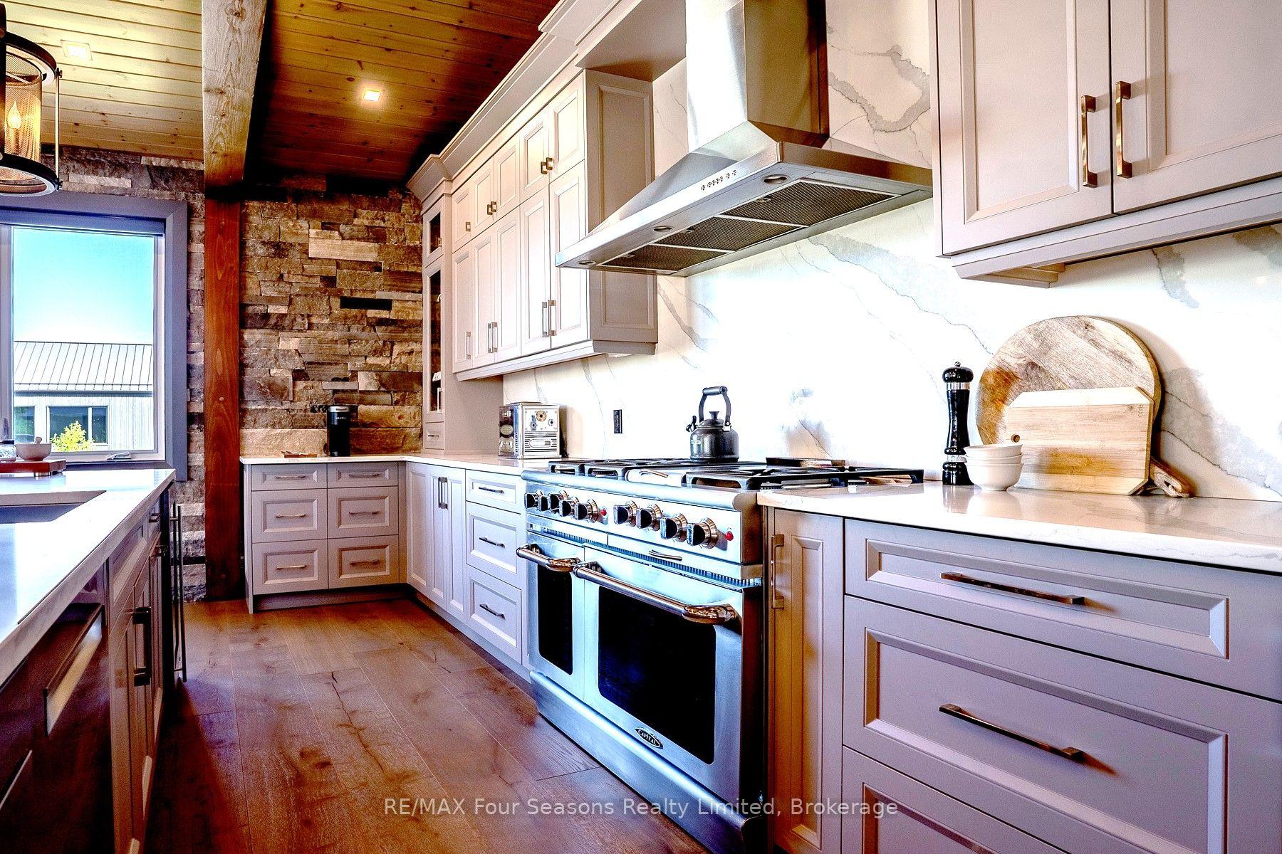 Photo 8 of 116 Arnot Crescent, Blue Mountains — HOMEH