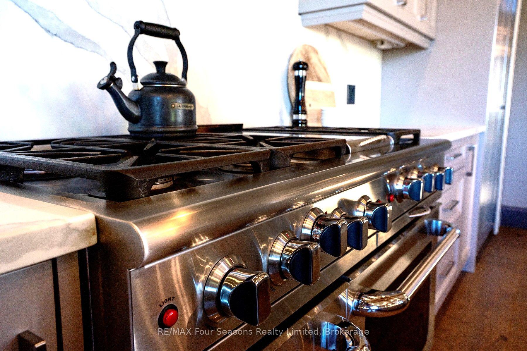 Photo 13 of 116 Arnot Crescent, Blue Mountains — HOMEH