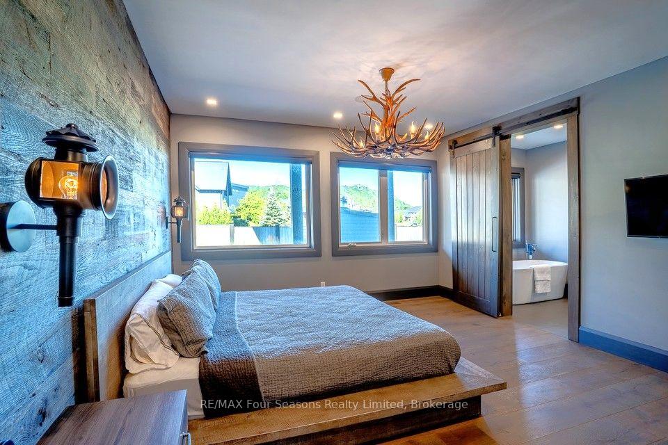 Photo 42 of 116 Arnot Crescent, Blue Mountains — HOMEH