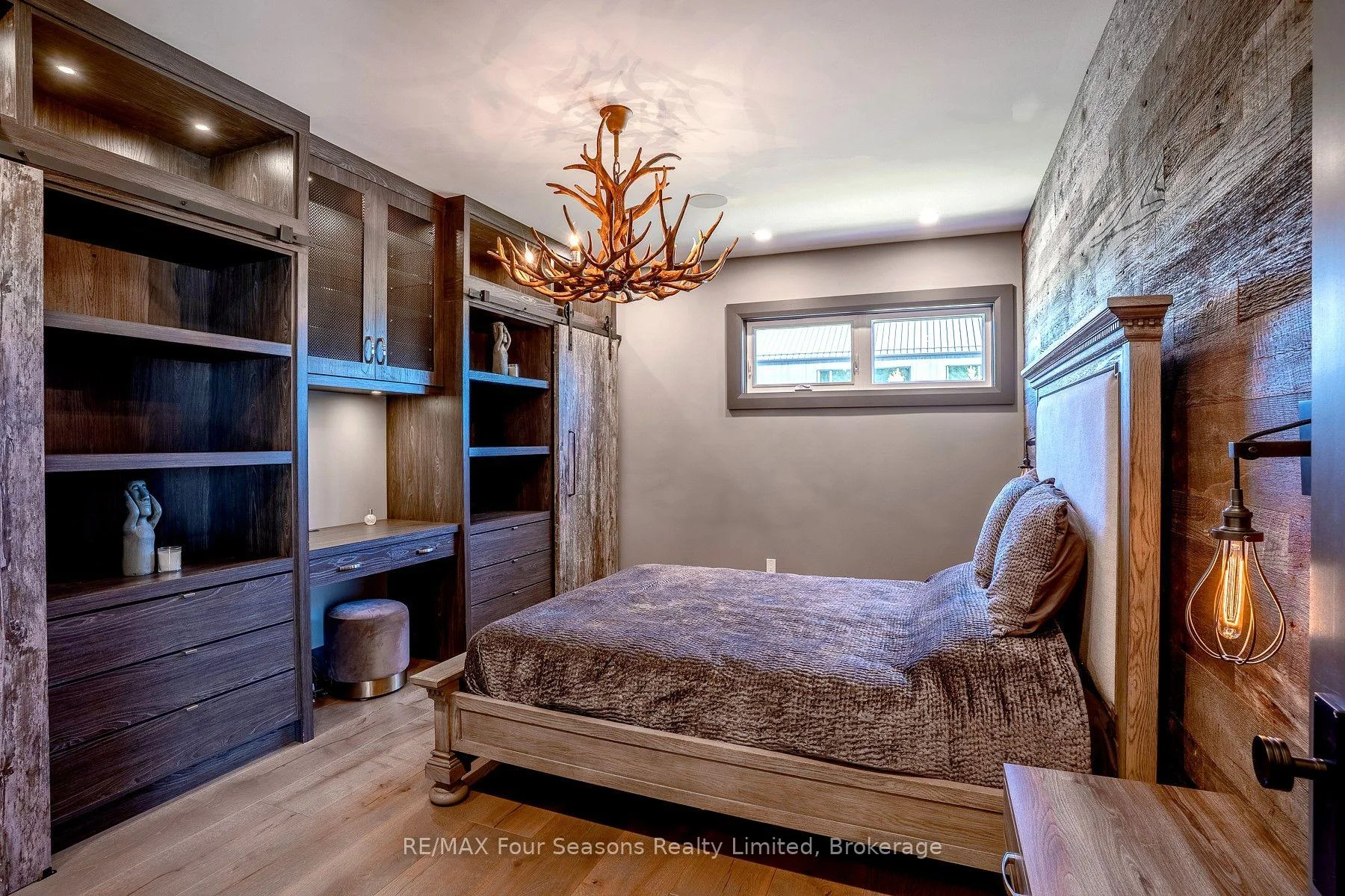 Photo 56 of 116 Arnot Crescent, Blue Mountains — HOMEH