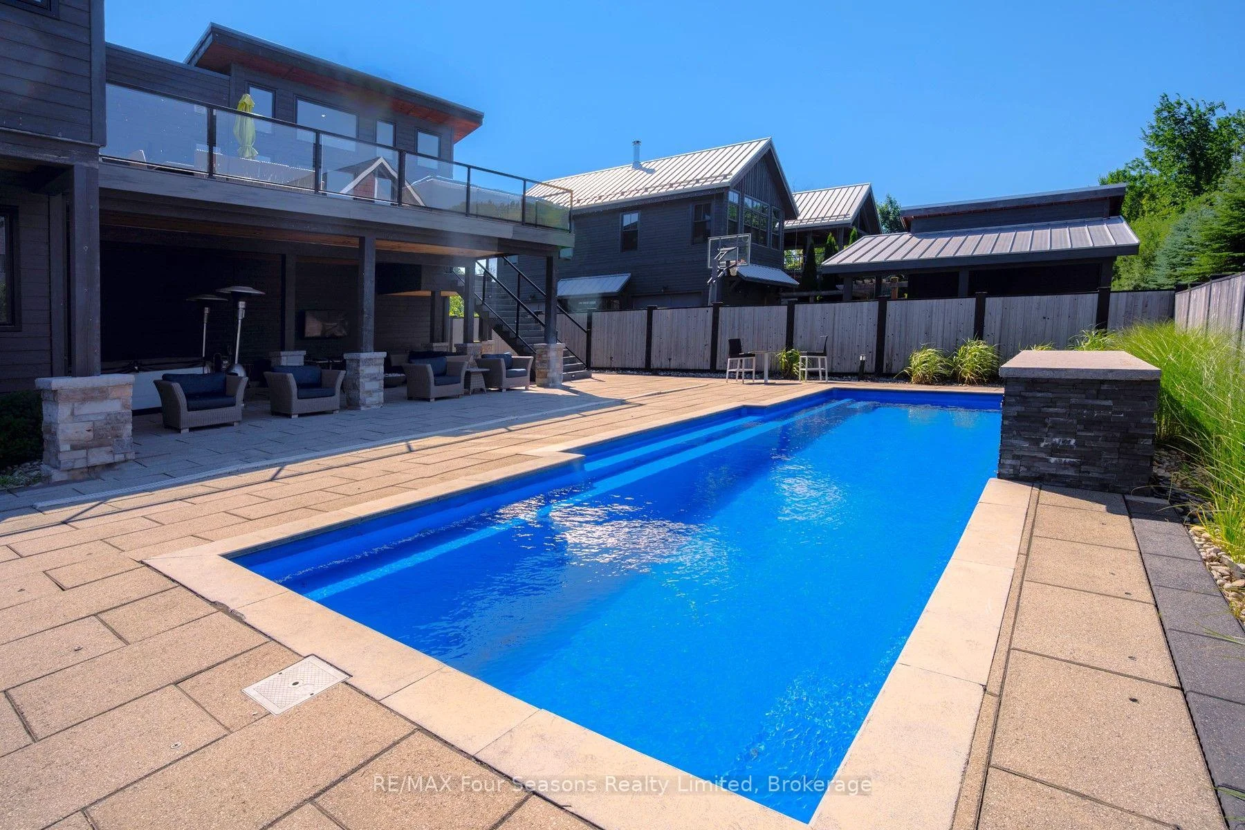 Photo 70 of 116 Arnot Crescent, Blue Mountains — HOMEH
