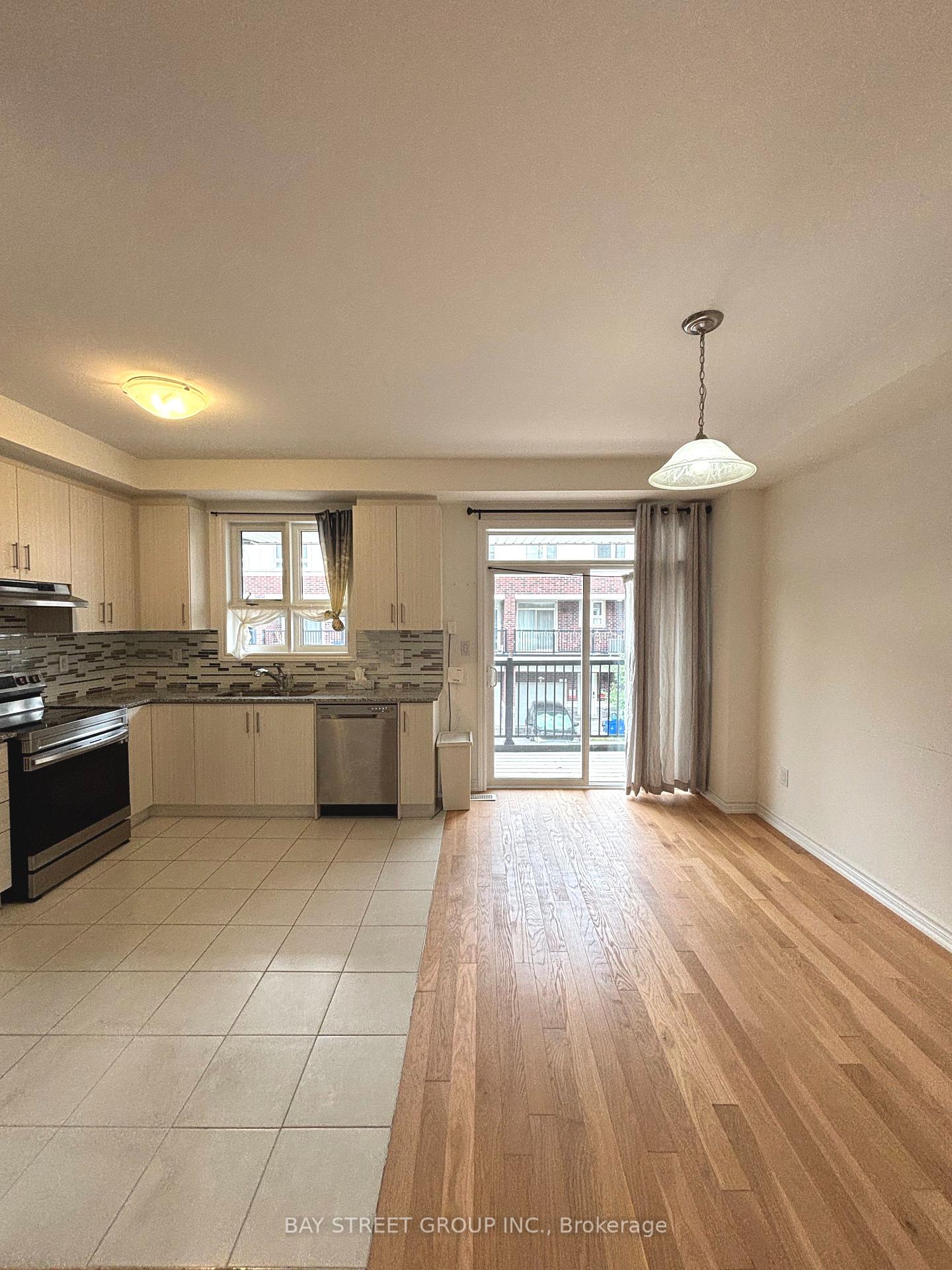 Photo 4 of 23 Imperial College Lane, Markham, Wismer — HOMEH