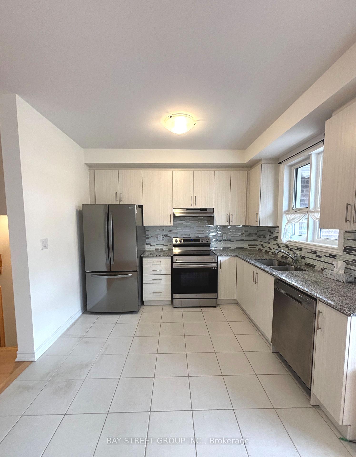 Photo 5 of 23 Imperial College Lane, Markham, Wismer — HOMEH