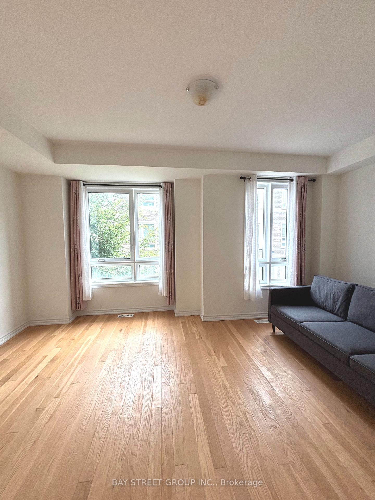 Photo 6 of 23 Imperial College Lane, Markham, Wismer — HOMEH