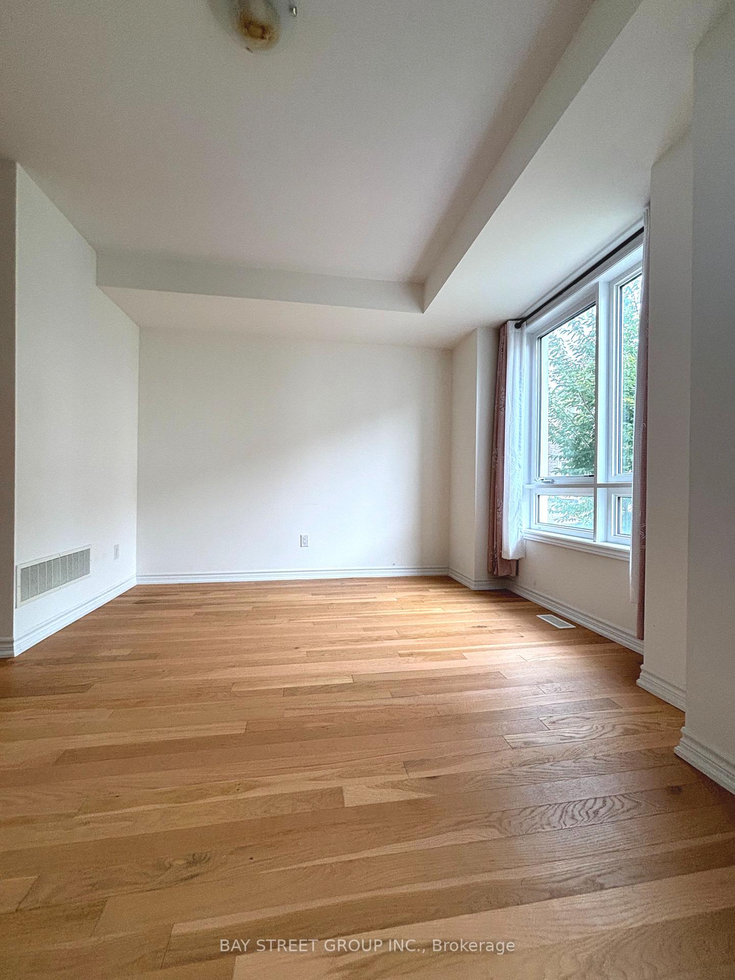 Photo 8 of 23 Imperial College Lane, Markham, Wismer — HOMEH
