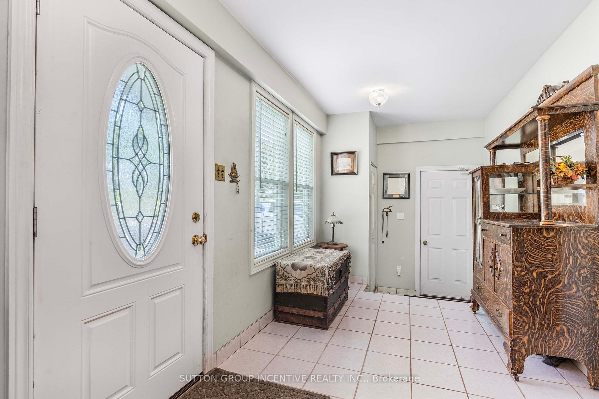 Photo 2 of 149 Blake Street, Barrie, North Shore — HOMEH