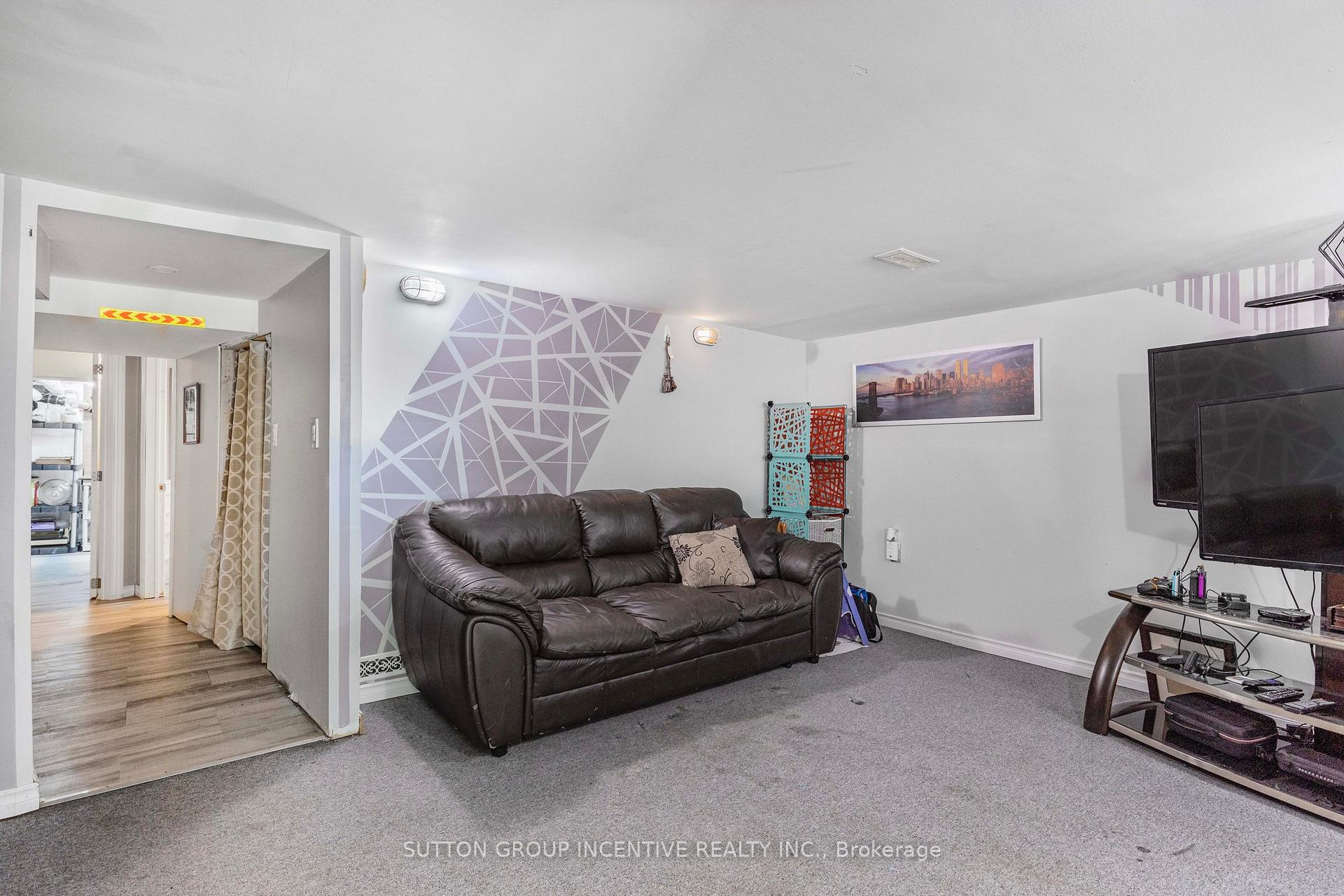 Photo 25 of 149 Blake Street, Barrie, North Shore — HOMEH